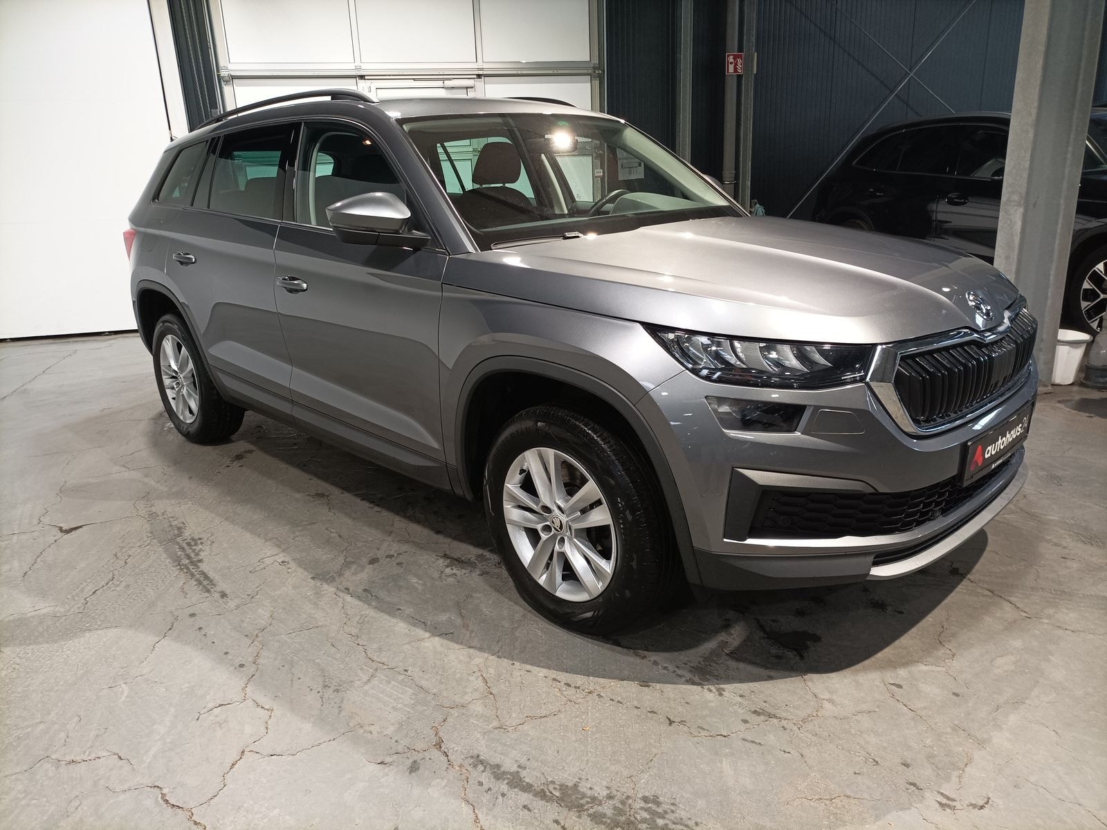 ŠKODA Kodiaq SUV / Crossover / Geländewagen SKODA Kodiaq 2.0 TDI SCR DSG AMBITION Sports Utility Vehicle #1