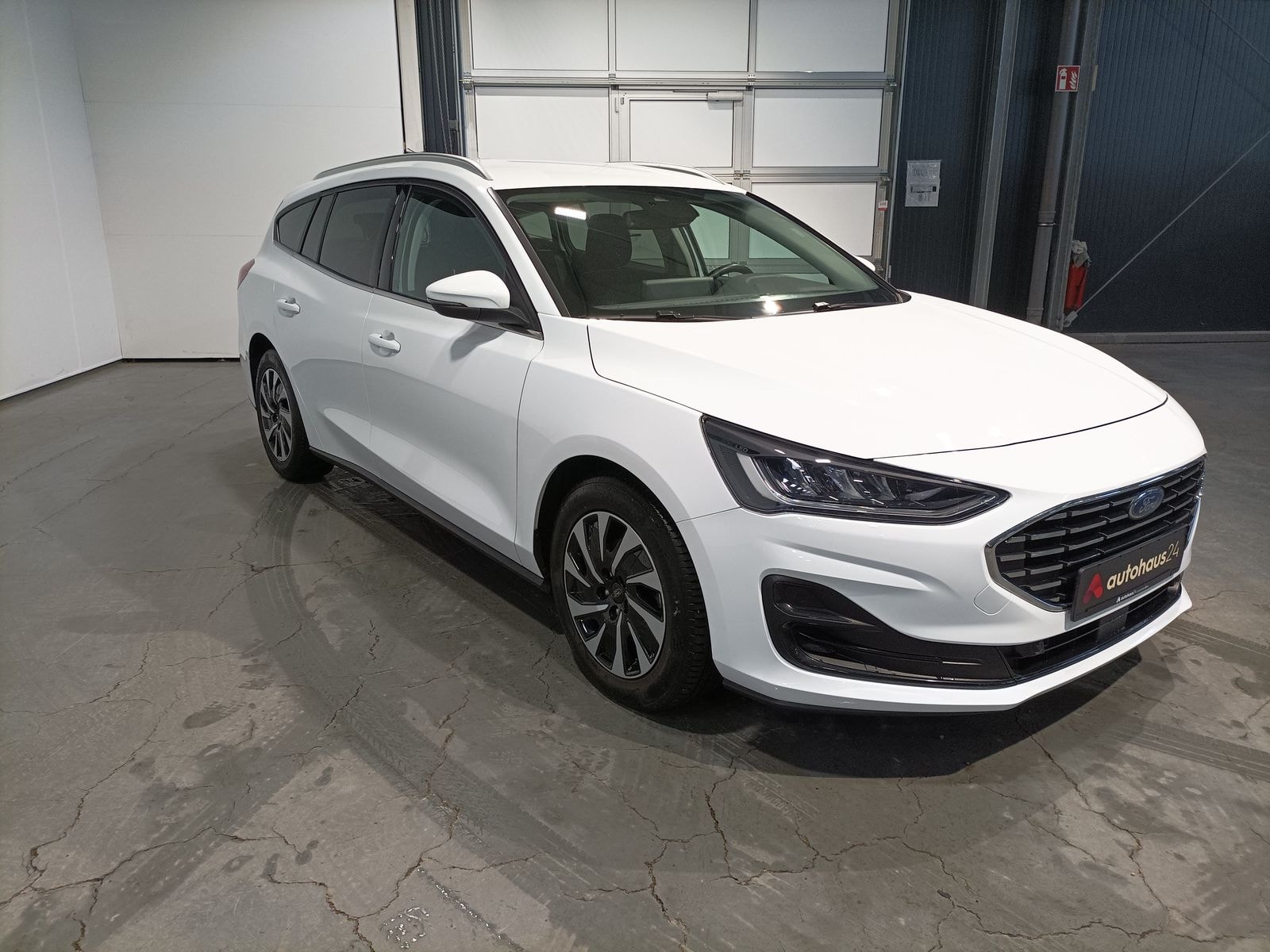 Ford Focus Kombi FORD Focus 1,5 EcoBlue Titanium Turnier Auto Kombi #1