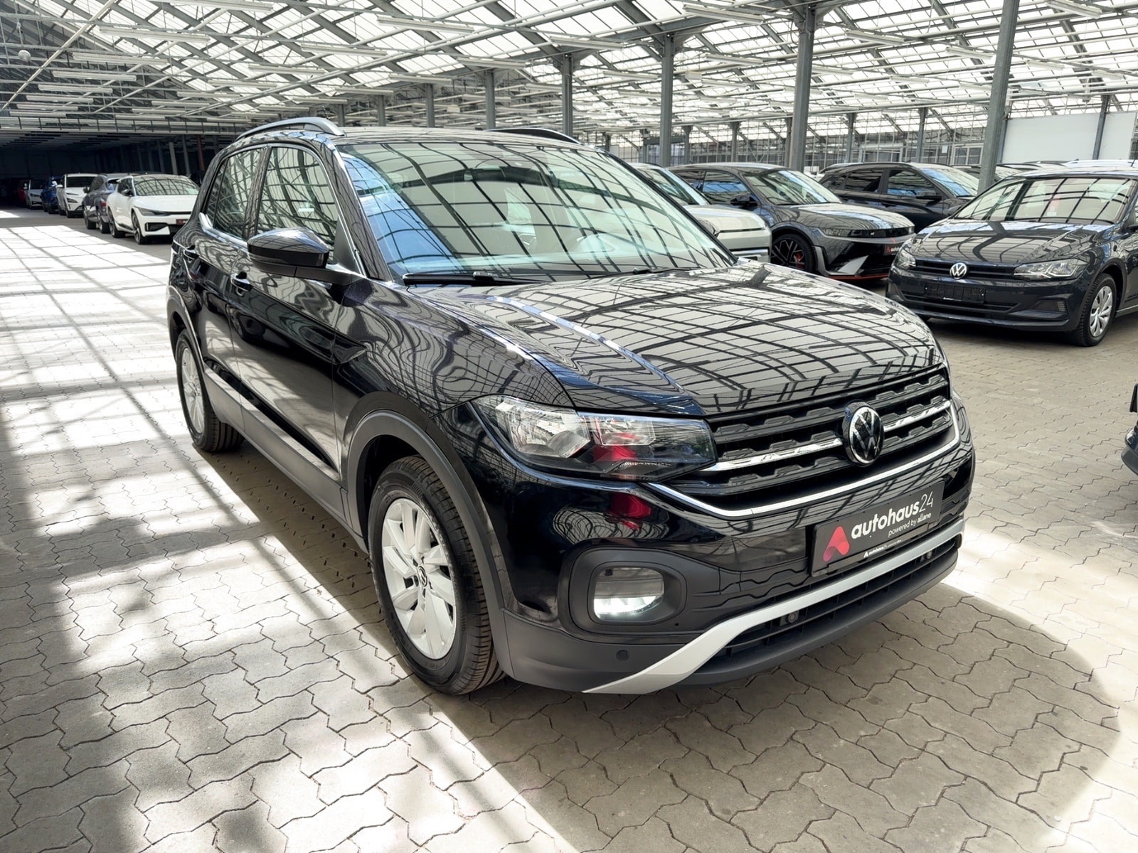Volkswagen T-Cross SUV / Crossover / Geländewagen VOLKSWAGEN T-Cross 1.0 TSI OPF Life Sports Utility Vehicle #1