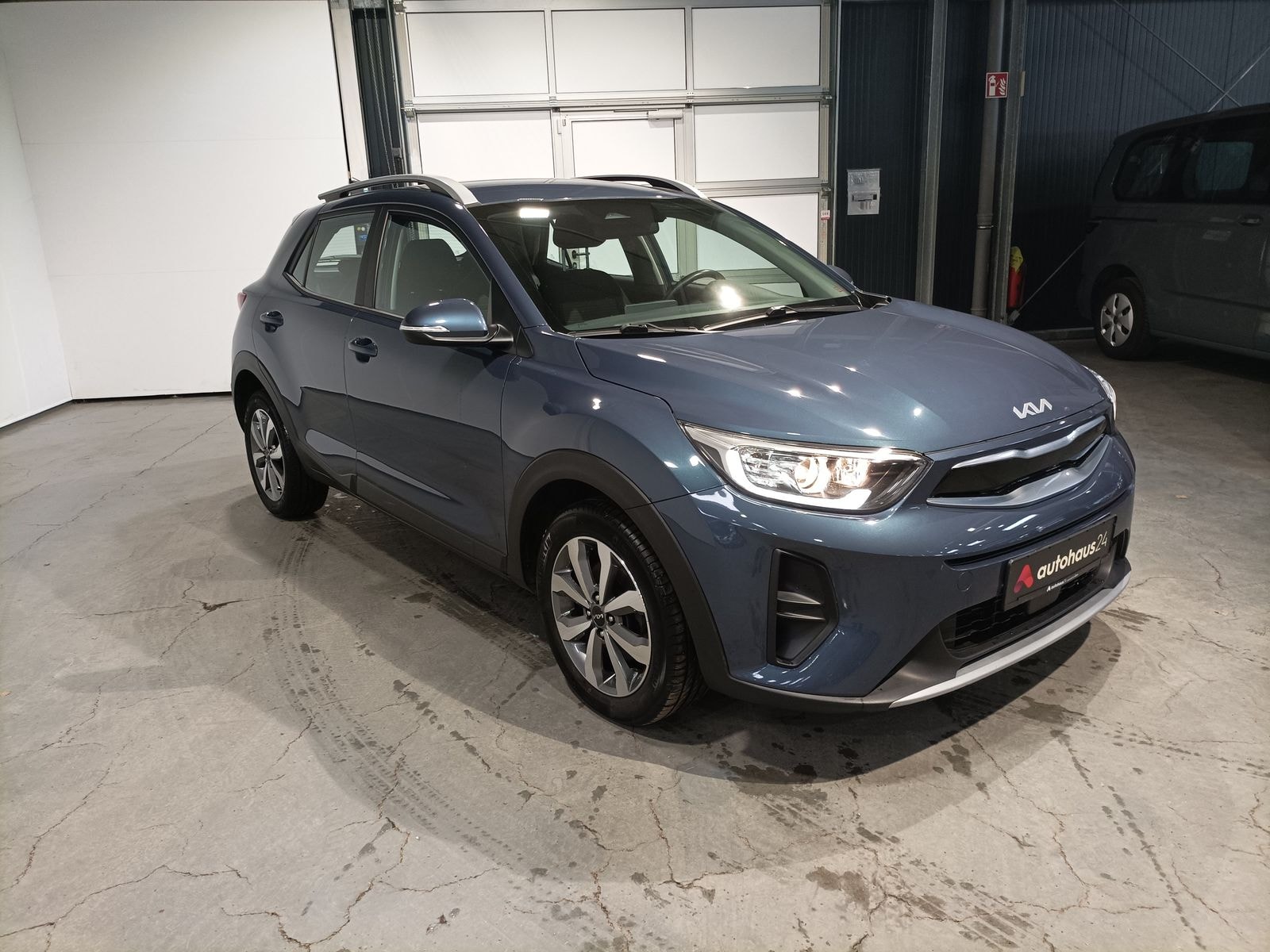 Kia Stonic SUV / Crossover / Geländewagen KIA Stonic 1.0 T-GDI 100 Vision DCT7 Sports Utility Vehicle #1