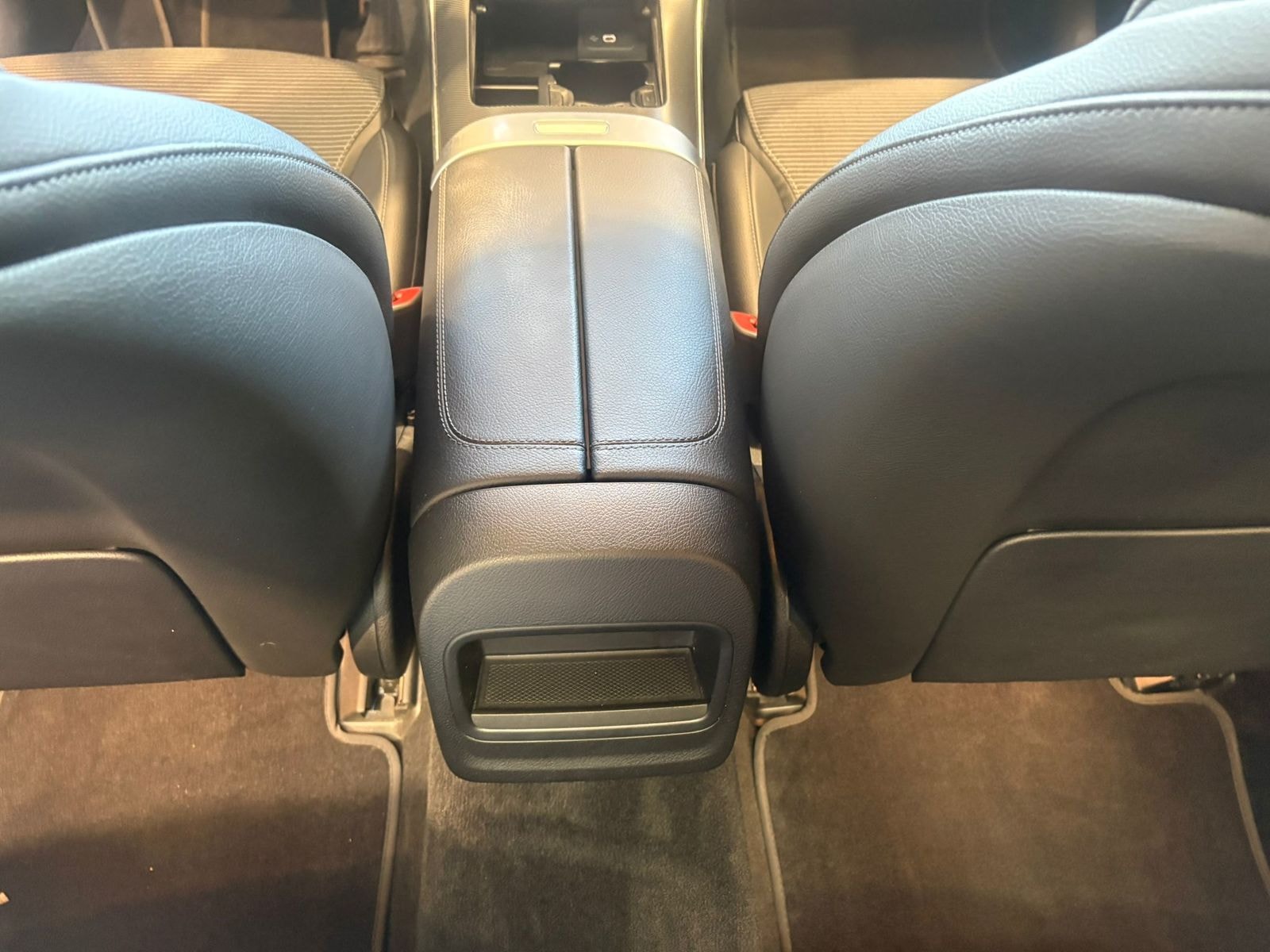 Mercedes Benz C-Klasse Limousine C 300 d Avantgarde 4Matic (EURO 6e) #13
