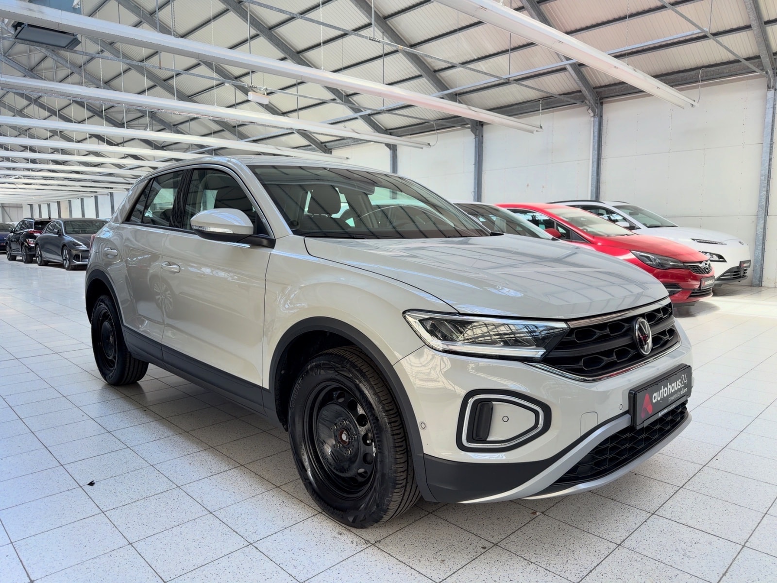 Volkswagen T-Roc SUV / Crossover / Geländewagen VOLKSWAGEN T-Roc 2.0 TDI SCR 85kW Sports Utility Vehicle #1