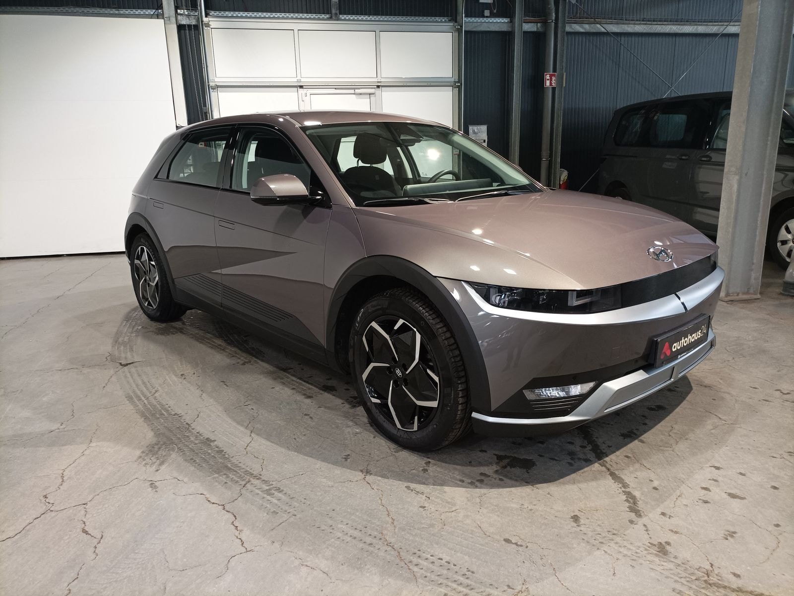 Hyundai IONIQ 5 Limousine HYUNDAI IONIQ 5 58 kWh 125 kW Heckantrieb Sports Utility Vehicle #1