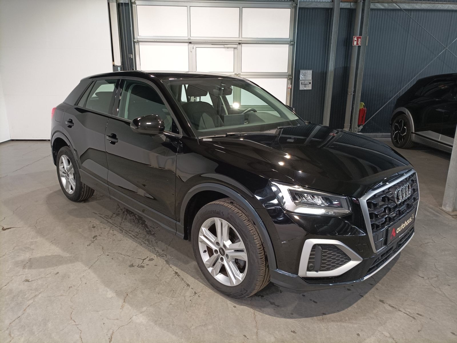 Audi Q2 SUV / Crossover / Geländewagen AUDI Q2 35 TFSI S tronic advanced Sports Utility Vehicle #1