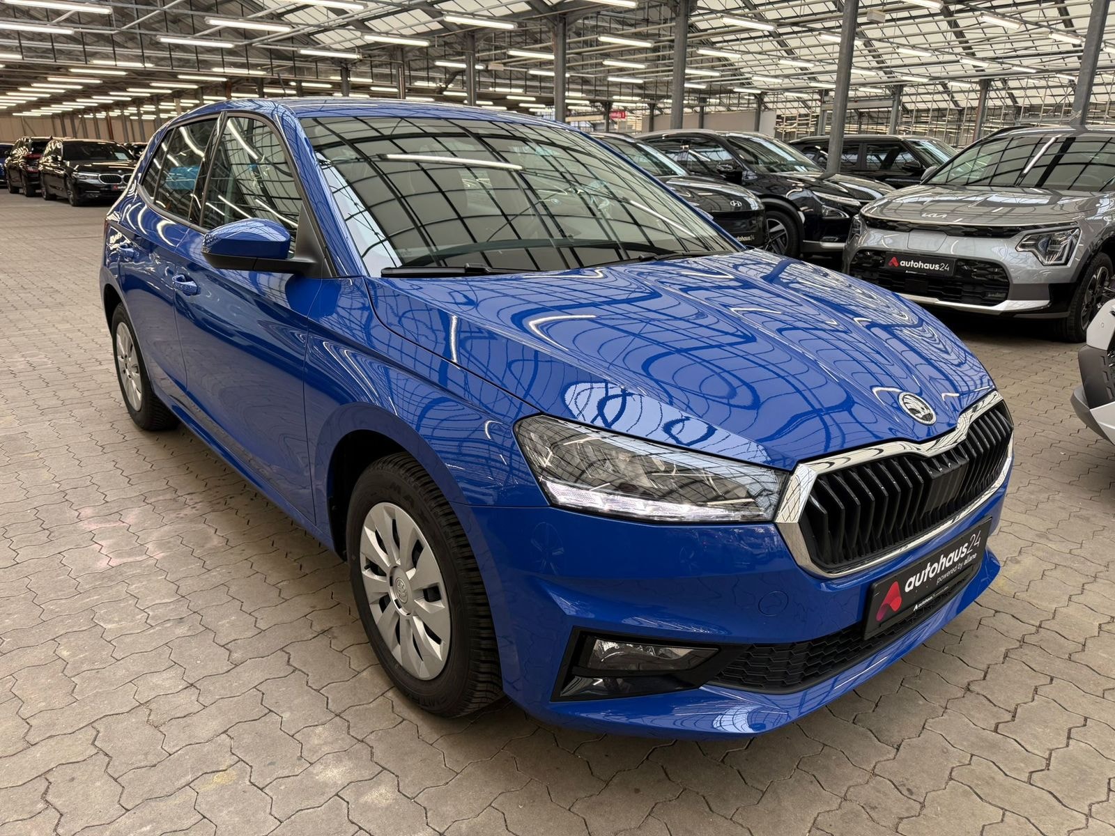 ŠKODA Fabia Limousine SKODA Fabia 1.0l MPI 48kW ACTIVE Schräghecklimousine #1