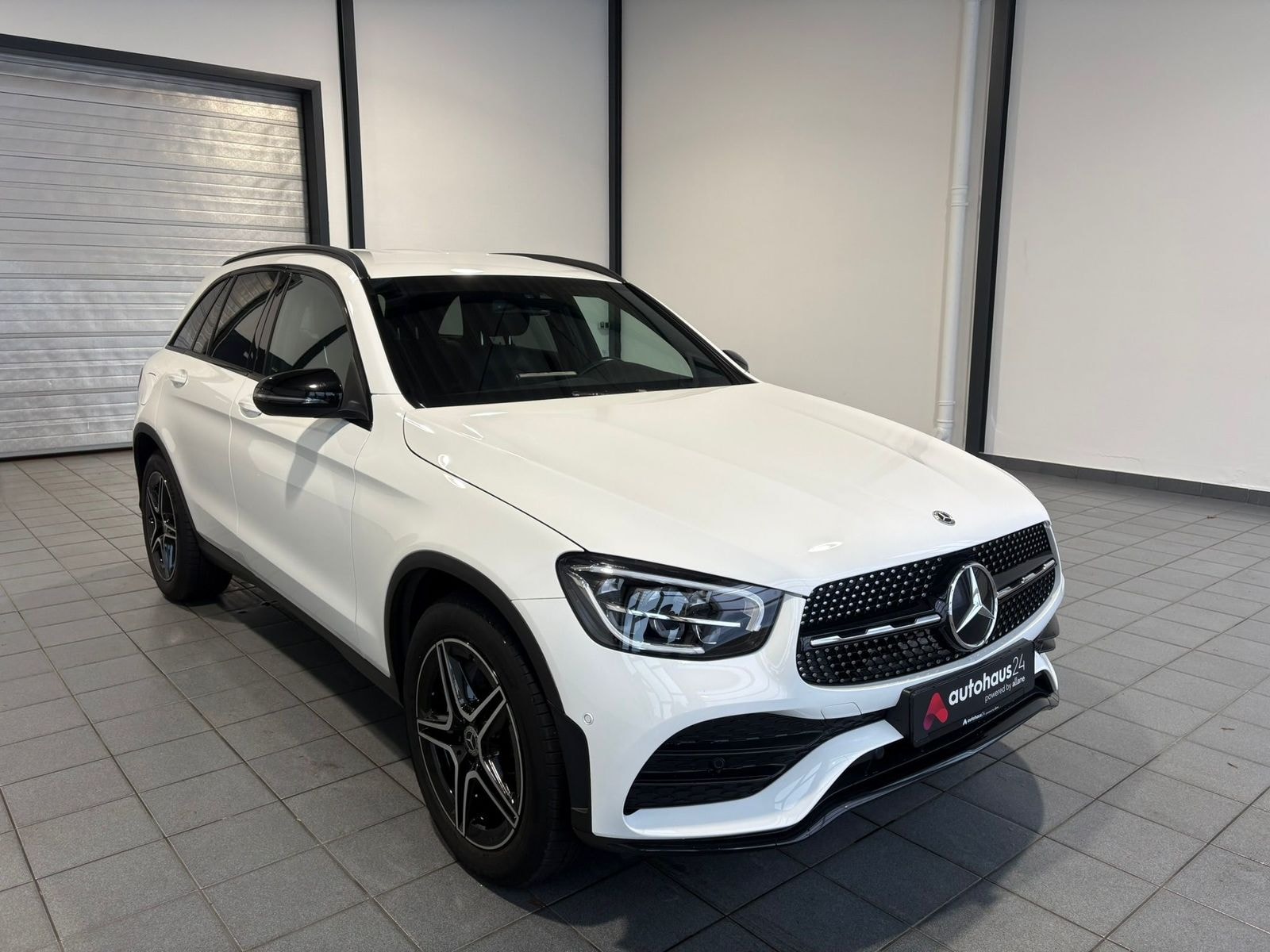 Mercedes-Benz GLC-Klasse SUV / Crossover / Geländewagen MERCEDES GLC GLC 200 4MATIC Autom. Sports Utility Vehicle #1