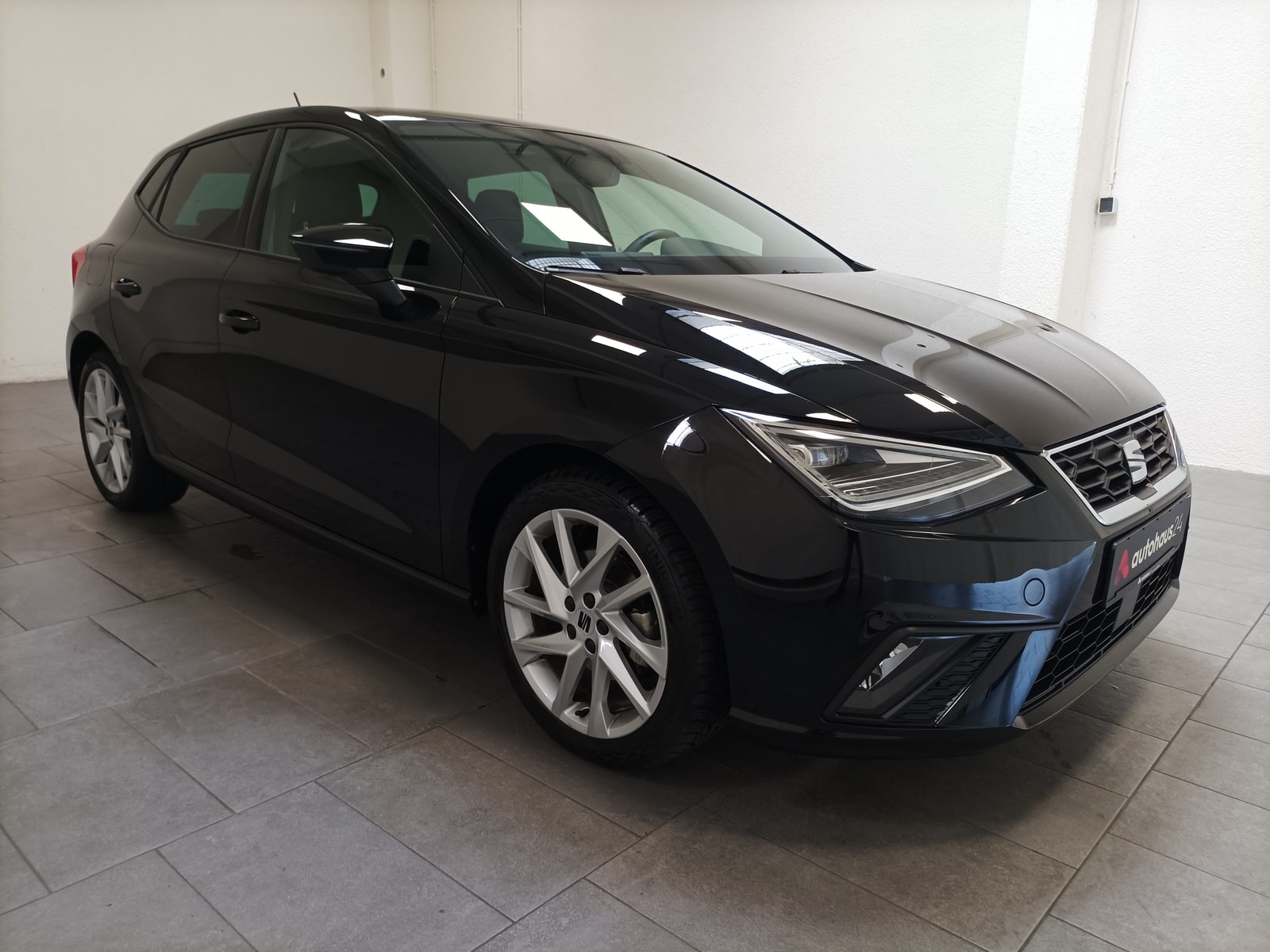 SEAT Ibiza Limousine SEAT Ibiza 1.0 TSI 81kW FR DSG Schräghecklimousine #1