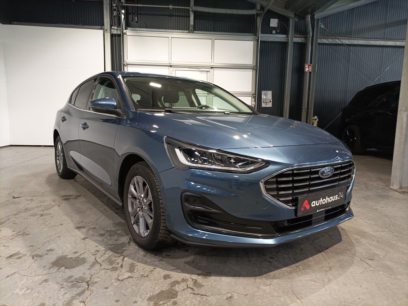 Ford Focus Limousine FORD Focus 1,0 EcoBoost 92kW Titanium Schräghecklimousine #1