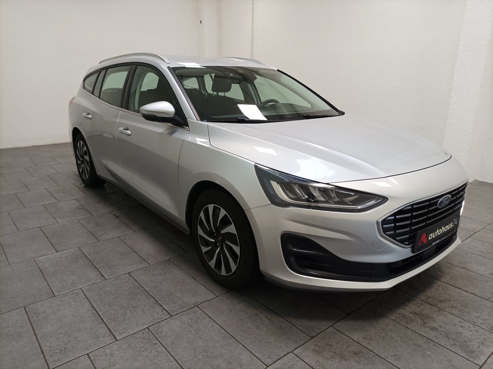 Ford Focus Kombi FORD Focus 1,5 EcoBlue Titanium Turnier Auto Kombi #1