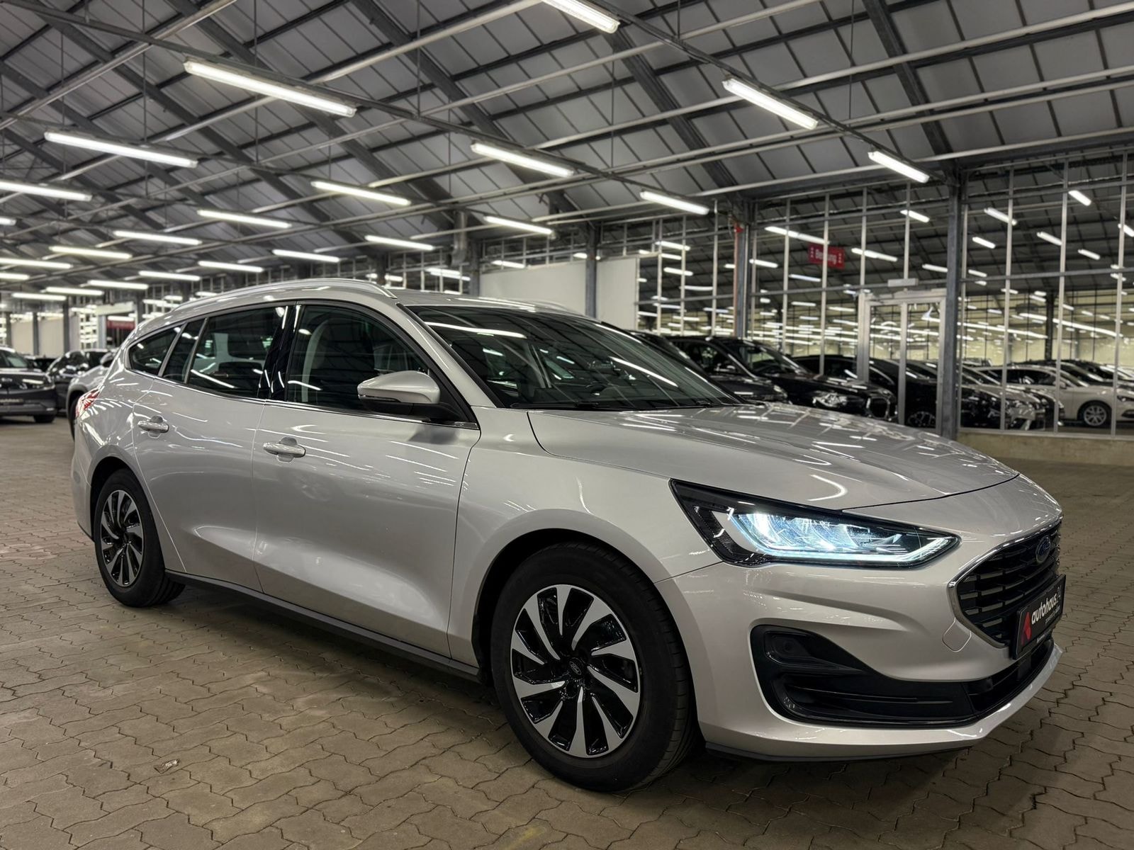 Ford Focus Kombi FORD Focus 1,5 EcoBlue Titanium Turnier Auto Kombi #1