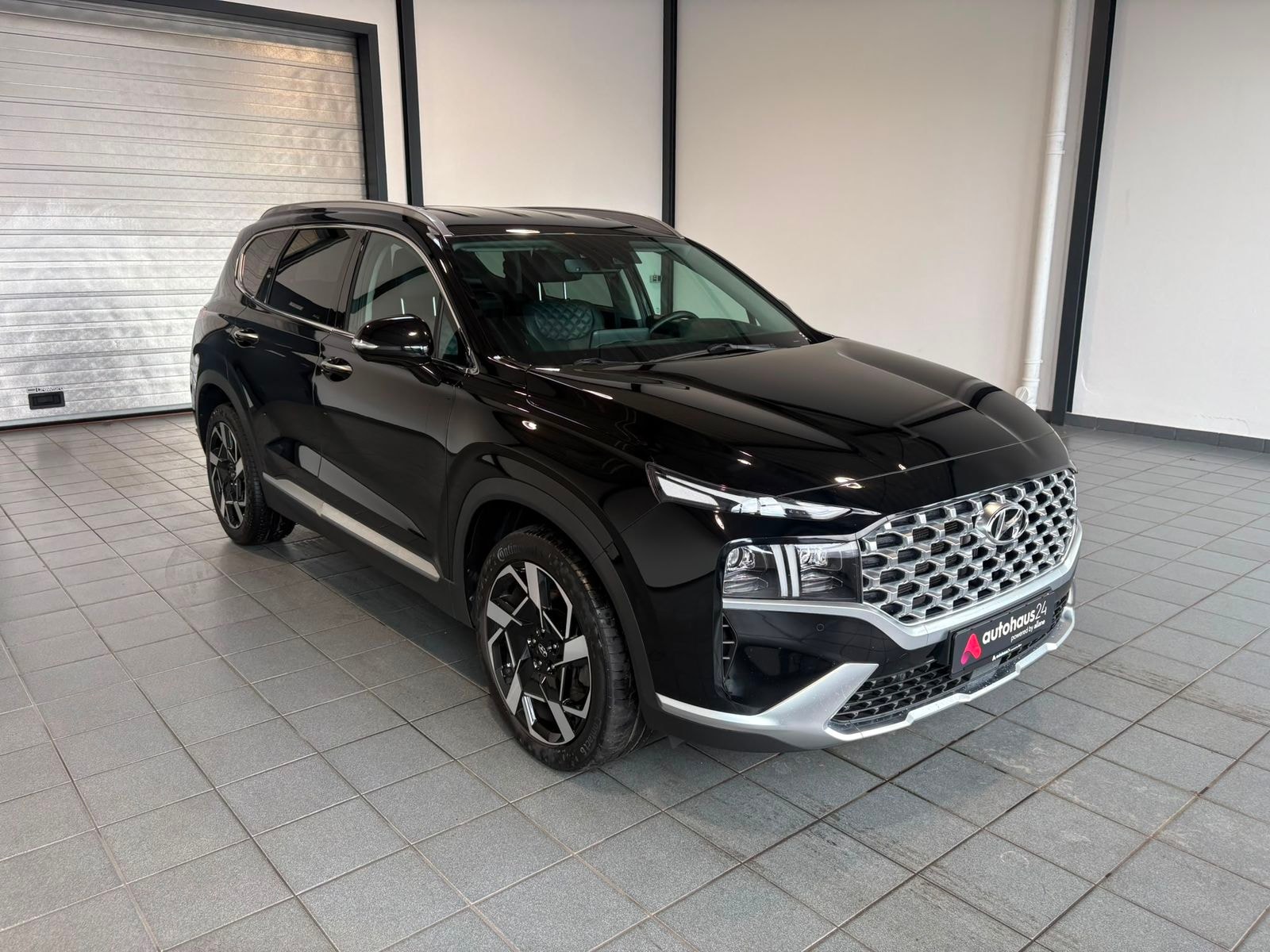 Hyundai Santa Fe SUV / Crossover / Geländewagen HYUNDAI Santa Fe 2.2 CRDi Prime 2WD DCT Sports Utility Vehicle #1