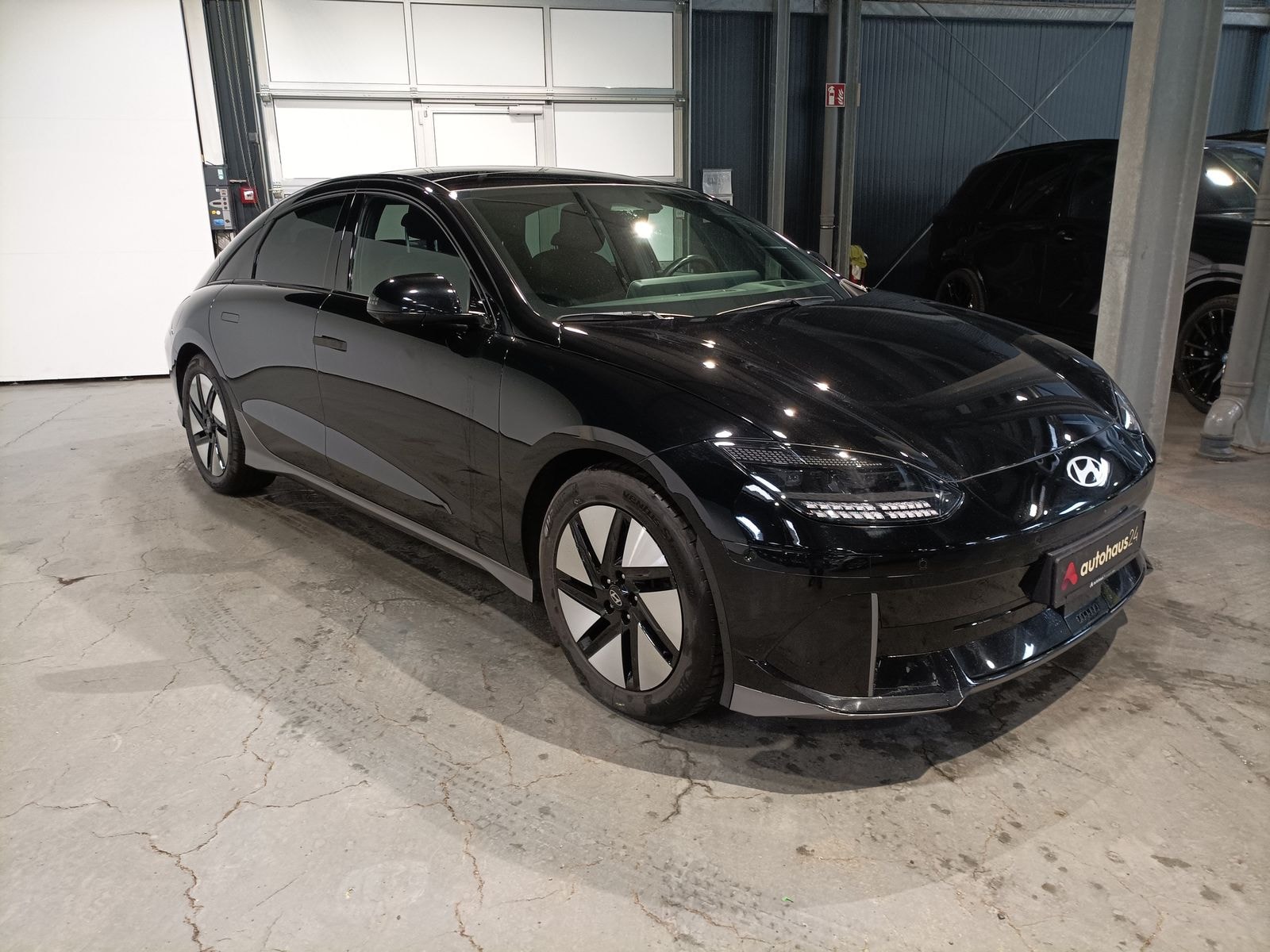 Hyundai IONIQ 6 Limousine HYUNDAI IONIQ 6 77,4kWh 168kW Dynamiq Limousine #1