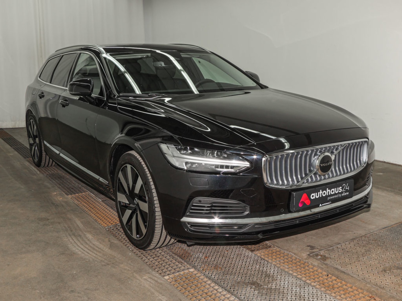 Volvo V90 Kombi VOLVO V90 T6 AWD Recharge Core Auto Kombi #1