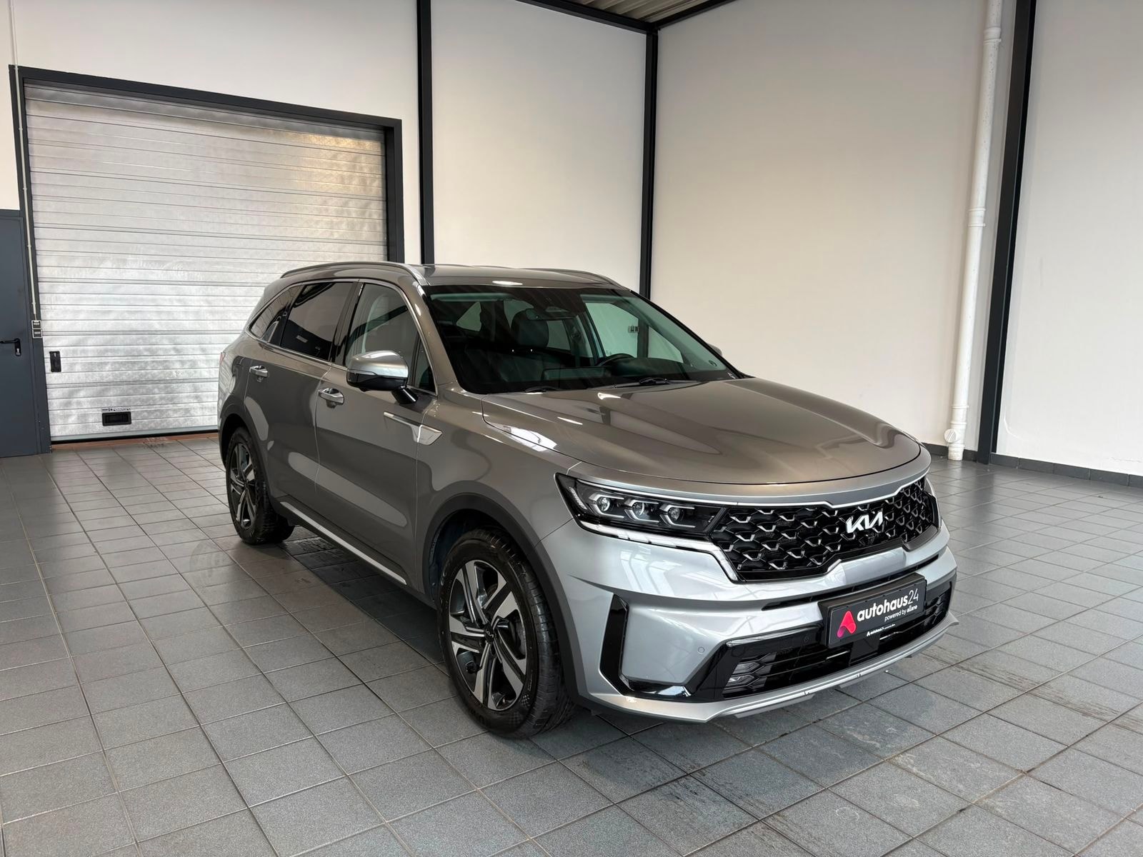 Kia Sorento SUV / Crossover / Geländewagen KIA Sorento 1.6 T-GDI Plug-in Hybrid AWD Spirit Auto Sports Utility Vehicle #1