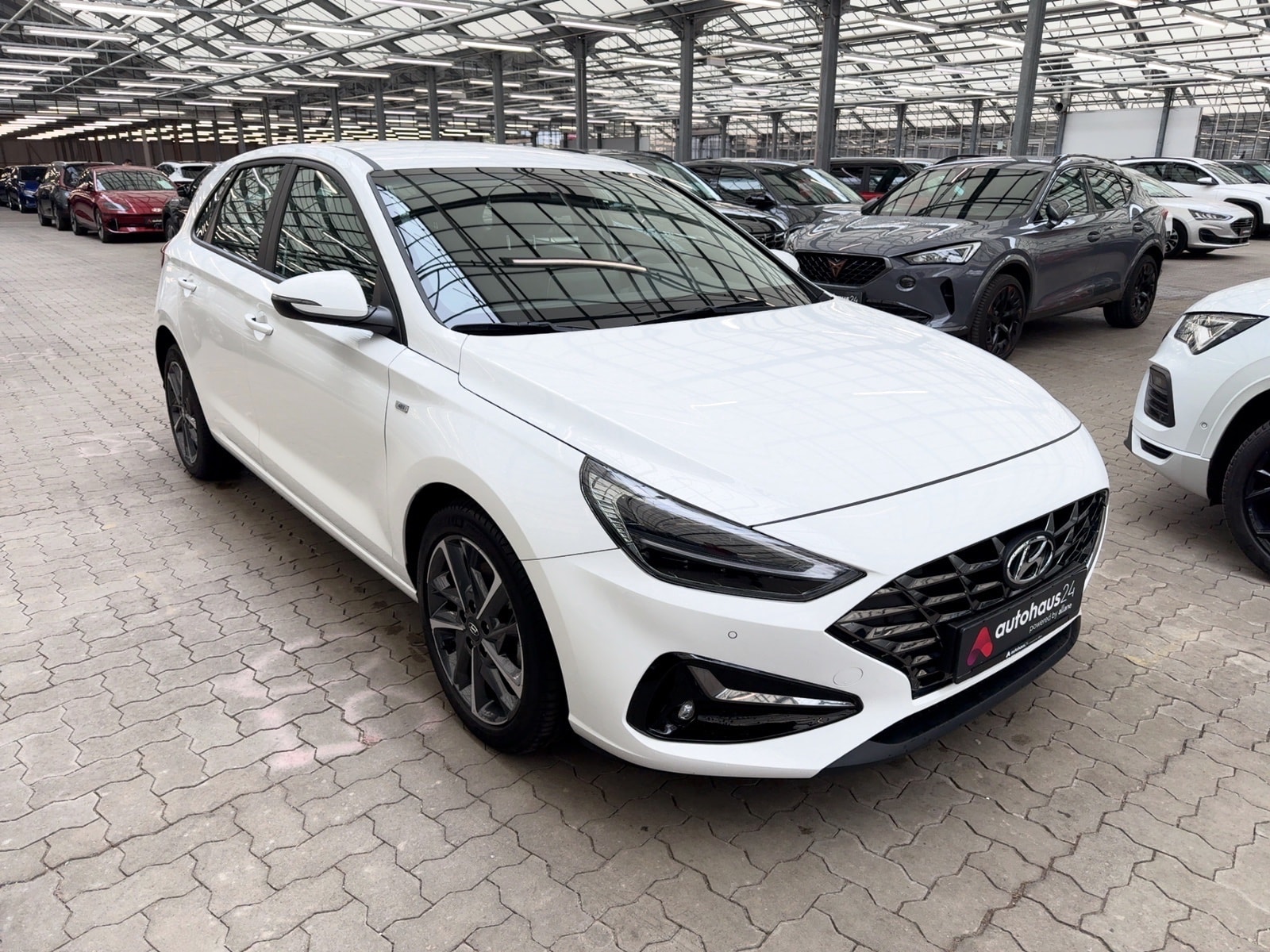 Hyundai i30 Limousine HYUNDAI i30 1.5 T-GDI Hybrid Trend Schräghecklimousine #1