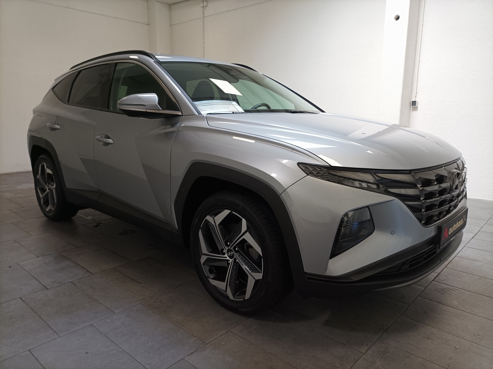 Hyundai Tucson SUV / Crossover / Geländewagen HYUNDAI Tucson 1.6 T-GDI Plug-in Hybrid 4WD Auto Sports Utility Vehicle #1