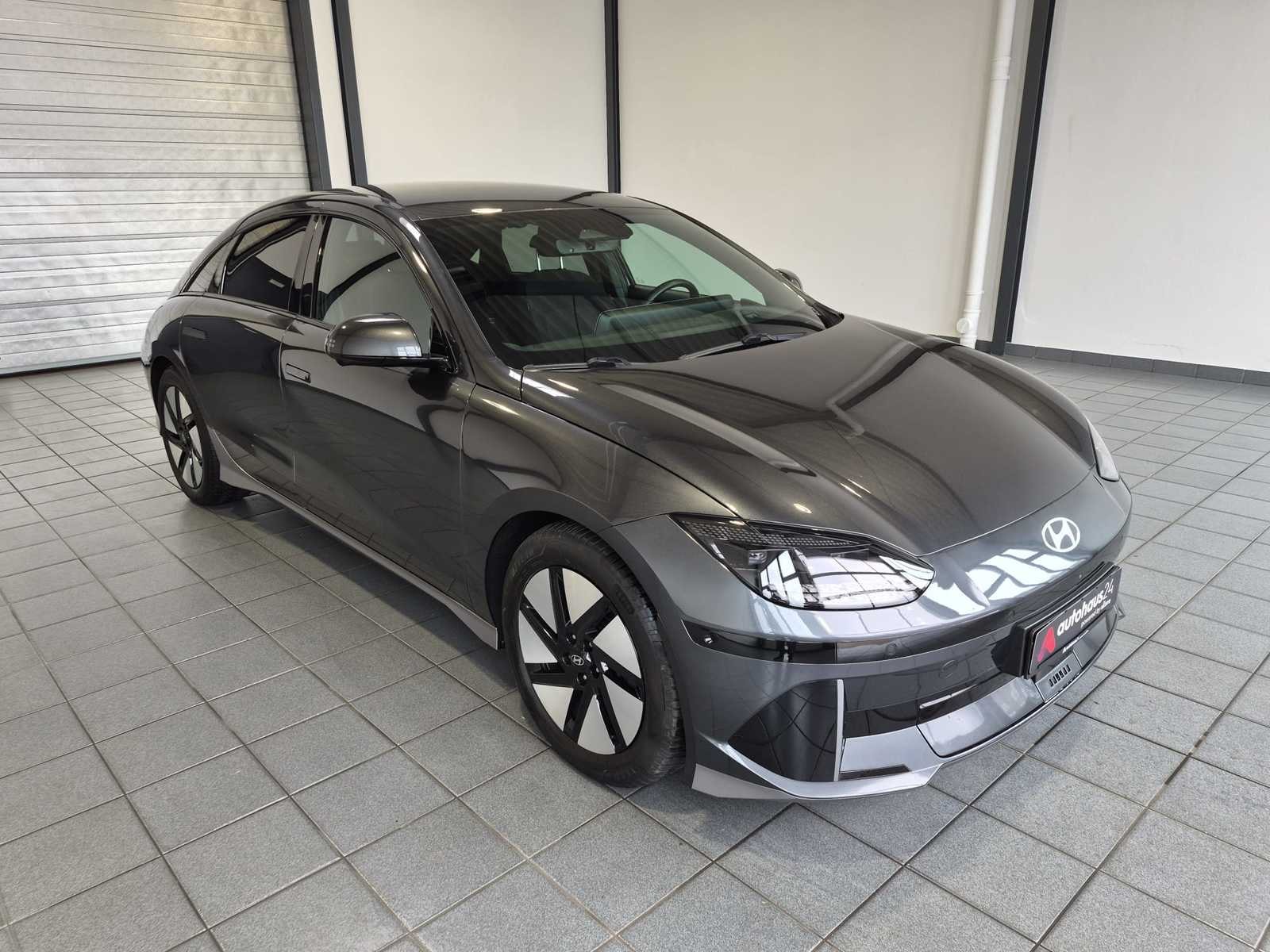 Hyundai IONIQ 6 Limousine HYUNDAI IONIQ 6 77,4kWh 168kW Dynamiq Limousine #1