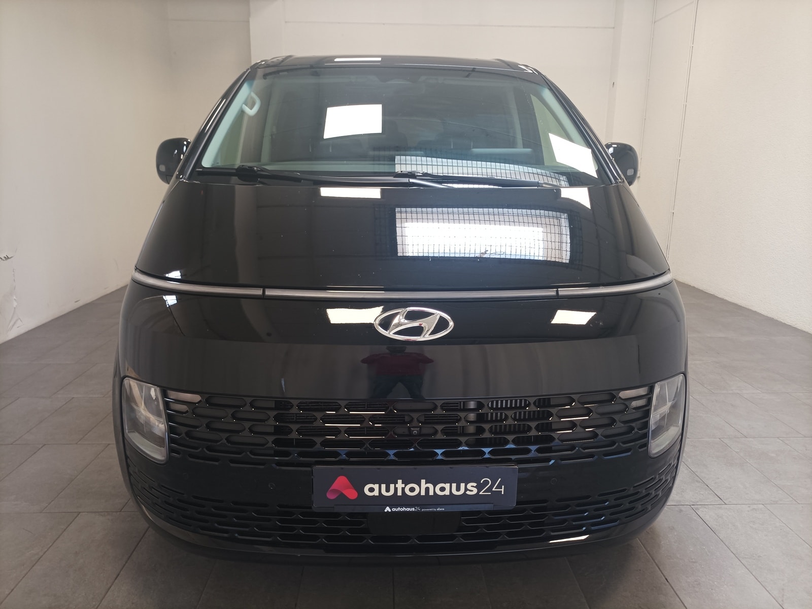 Hyundai STARIA Van Staria 2.2 CRDi Prime 4WD (9-Sitzer) #2