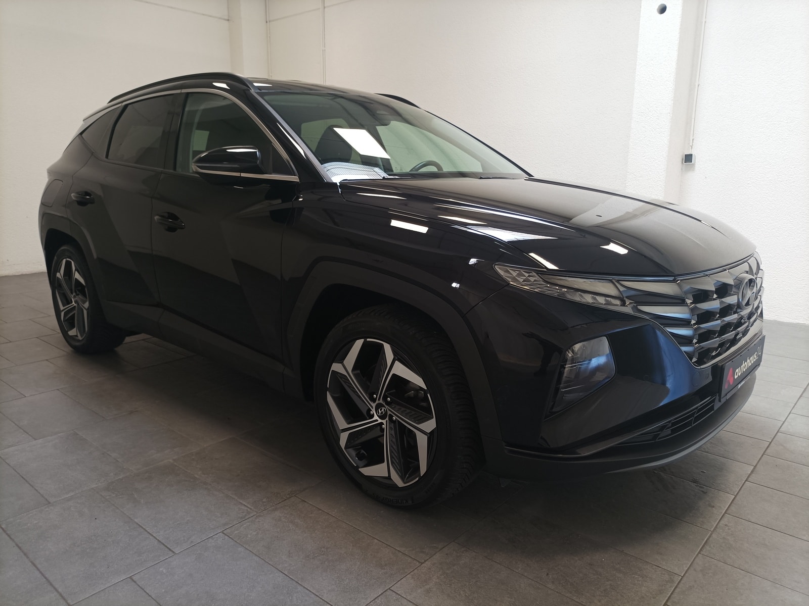 Hyundai Tucson SUV / Crossover / Geländewagen HYUNDAI Tucson 1.6 T-GDI Plug-in Hybrid 4WD Auto Sports Utility Vehicle #1