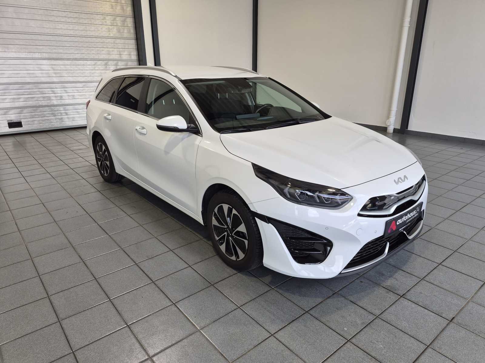 Kia Ceed Sportswagon Kombi KIA Ceed 1.6 GDI Plug-In Hybrid Spirit Sportsw. Kombi #1