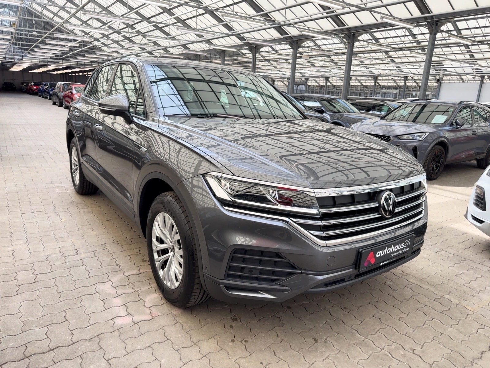 Volkswagen Touareg SUV / Crossover / Geländewagen VOLKSWAGEN Touareg 3.0 V6 TDI 170kW 4MOTION Tiptronic Sports Utility Vehicle #1