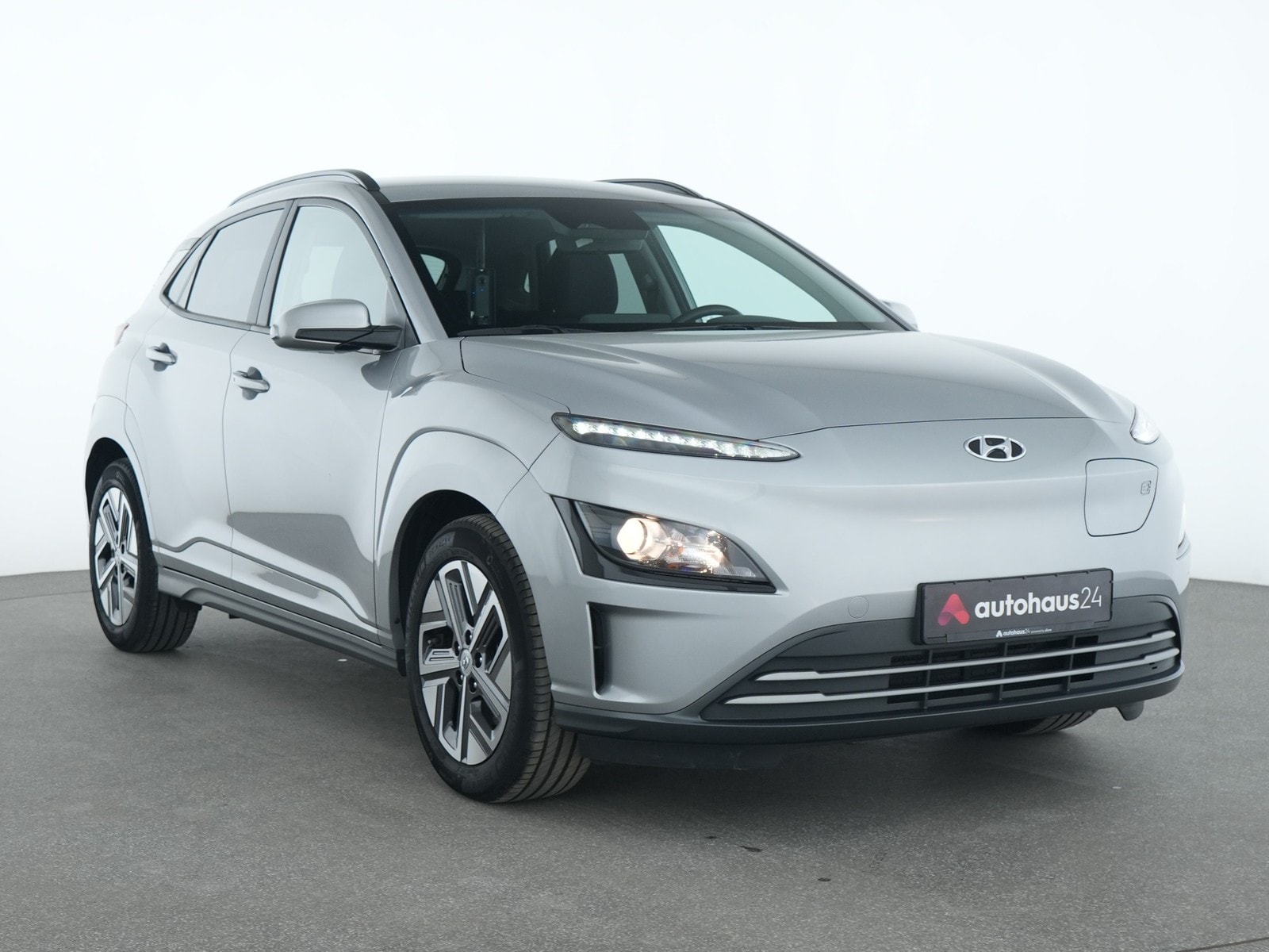 Hyundai Kona SUV / Crossover / Geländewagen HYUNDAI Kona ELEKTRO 100kW Sports Utility Vehicle #1