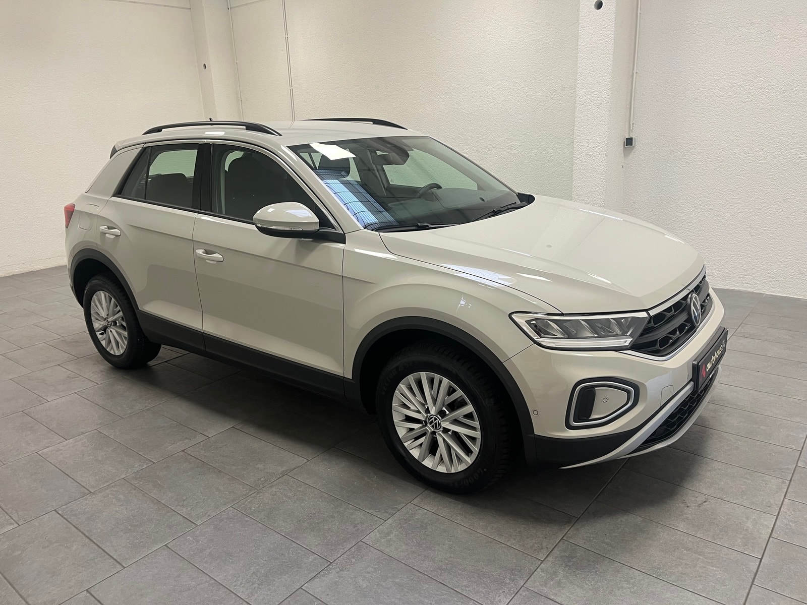 Volkswagen T-Roc SUV / Crossover / Geländewagen VOLKSWAGEN T-Roc 1.0 TSI OPF Life Sports Utility Vehicle #1
