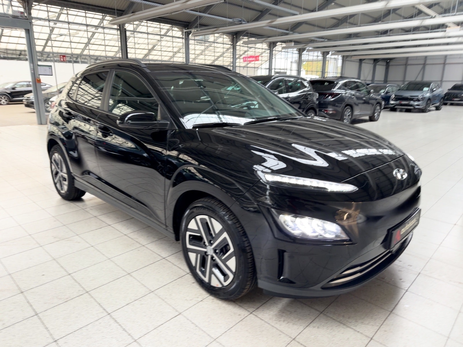 Hyundai Kona SUV / Crossover / Geländewagen HYUNDAI Kona ELEKTRO 100kW Advantage-Paket Sports Utility Vehicle #1
