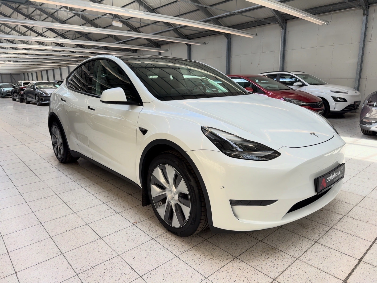 TESLA Model Y SUV / Crossover / Geländewagen TESLA Model Y Long Range Dual Motor AWD Schräghecklimousine #1