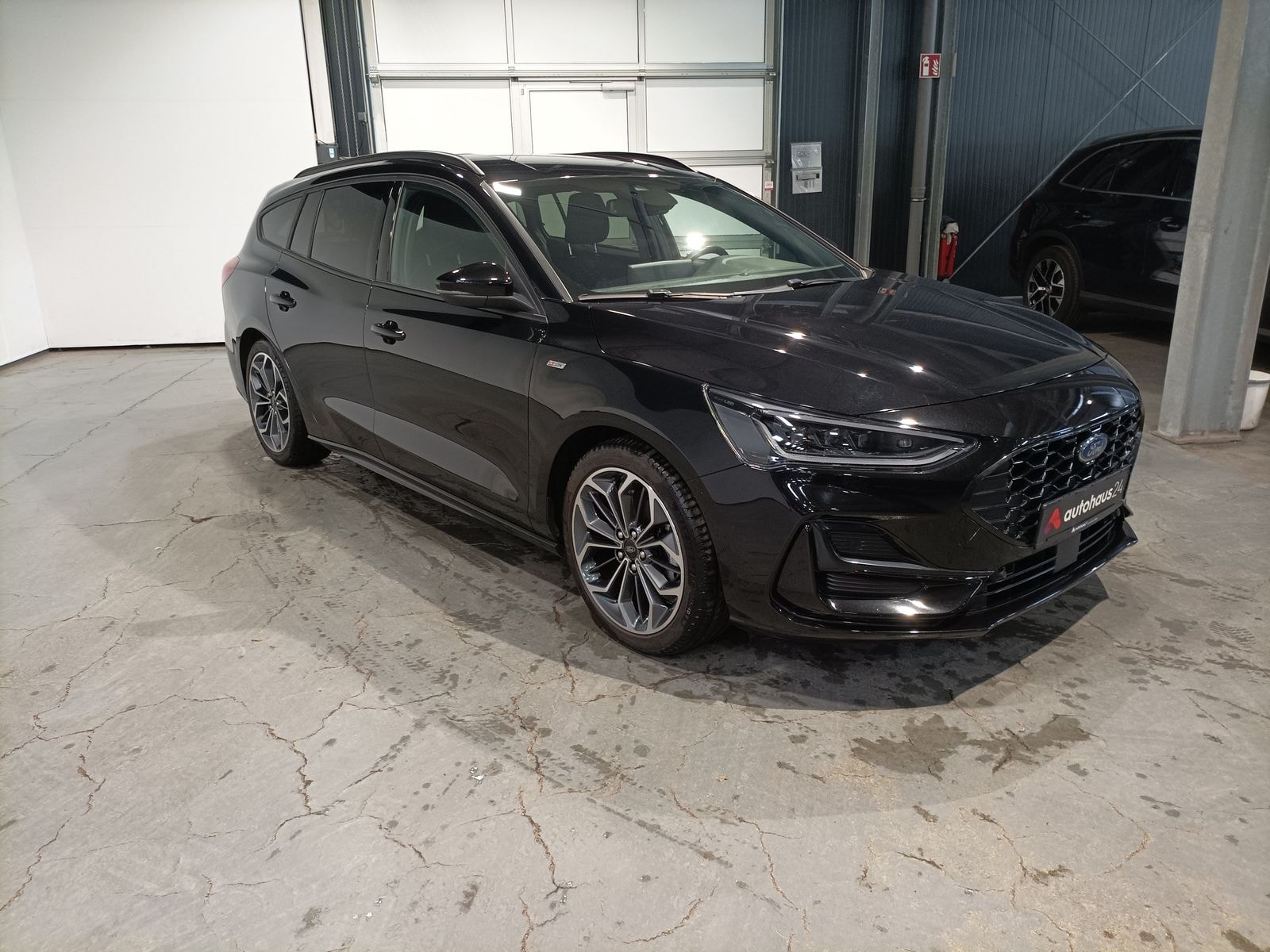 Ford Focus Kombi FORD Focus 1,0 EcoBoost Hybrid 114kW ST-Line X Tur. Kombi #1