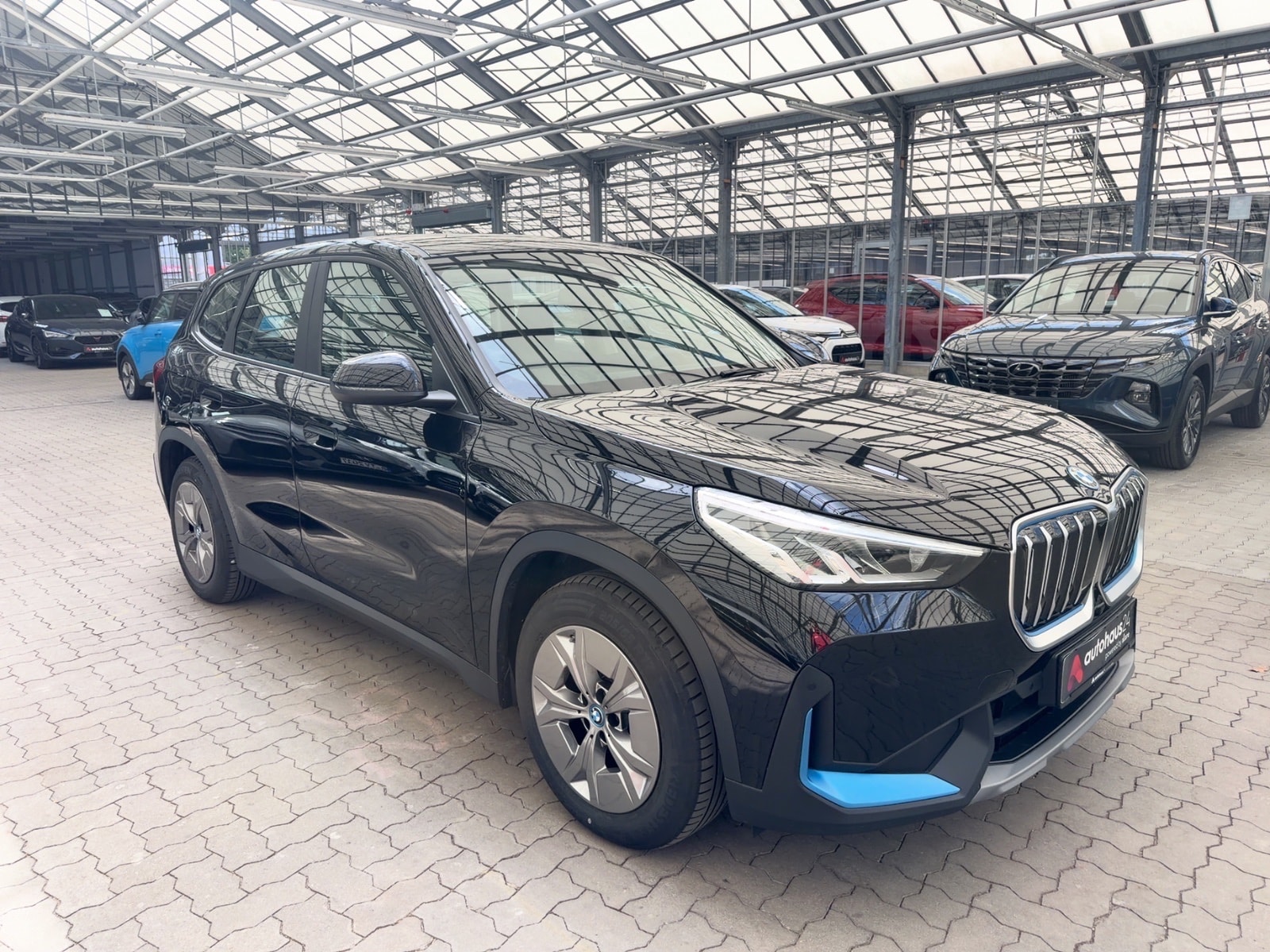 BMW iX1 SUV / Crossover / Geländewagen BMW iX1 xDrive30 Sports Utility Vehicle #1