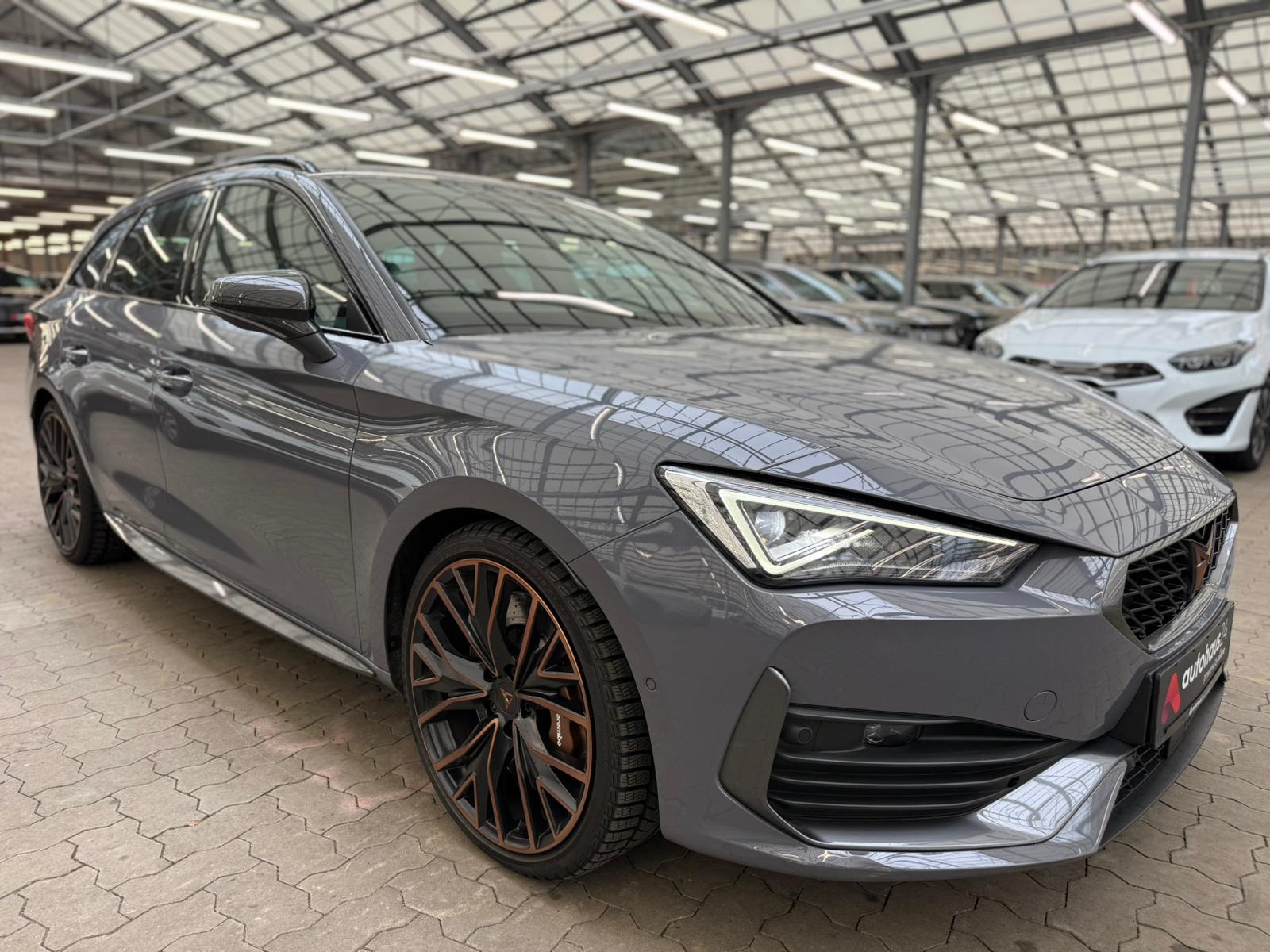 CUPRA Leon Kombi CUPRA Leon 2.0 TSI 180kW DSG Sportstourer Kombi #1