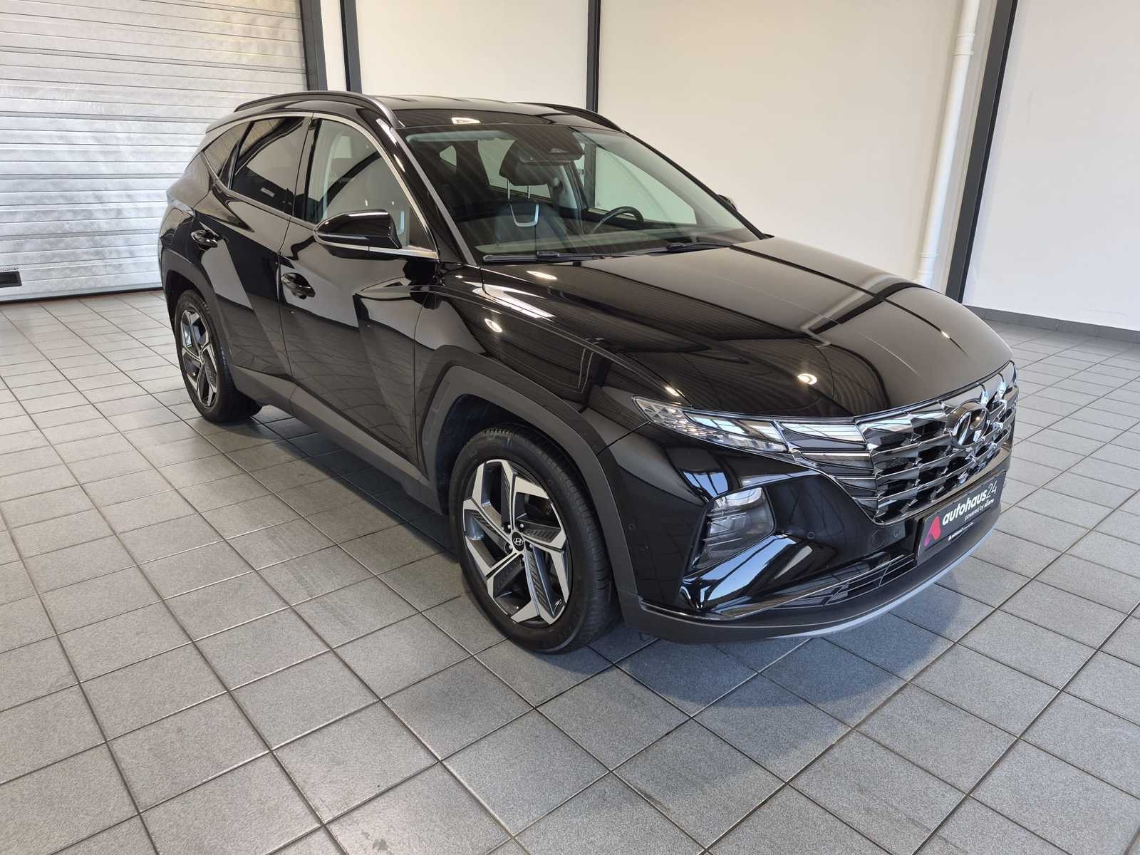 Hyundai Tucson SUV / Crossover / Geländewagen HYUNDAI Tucson 1.6 T-GDI Plug-in Hybrid 4WD Auto Sports Utility Vehicle #1