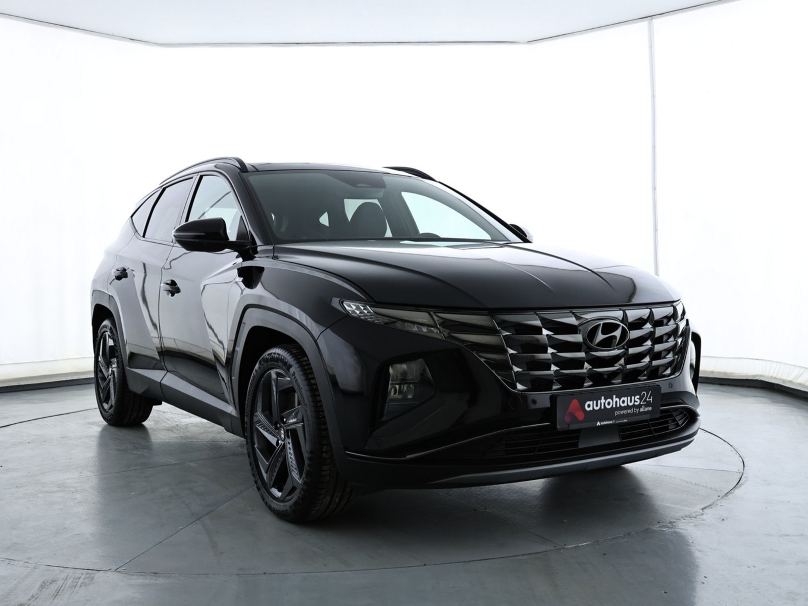 Hyundai Tucson SUV / Crossover / Geländewagen HYUNDAI Tucson 1.6 T-GDI 48V Blackline DCT Sports Utility Vehicle #1