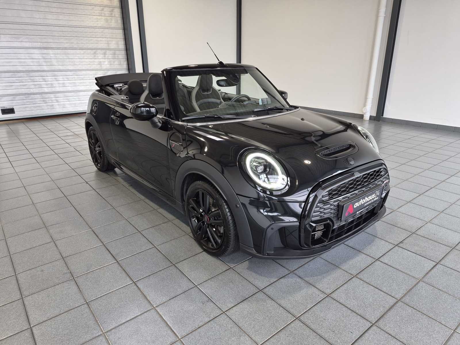 MINI Cabrio Cabrio / Roadster MINI MINI Cooper S Cabrio JCW Trim Steptronic Cabriolet #1