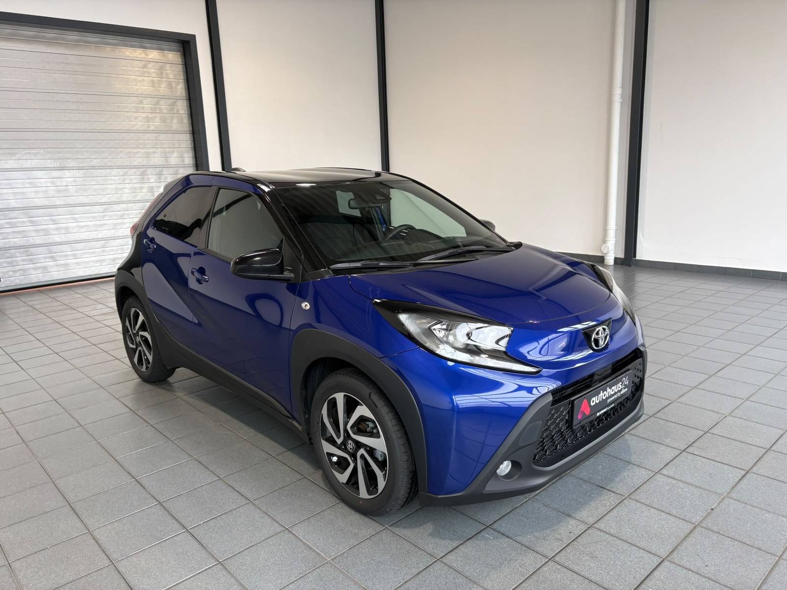 Toyota AYGO Limousine TOYOTA Aygo X 1.0-l-VVT-i Pulse Sports Utility Vehicle #1