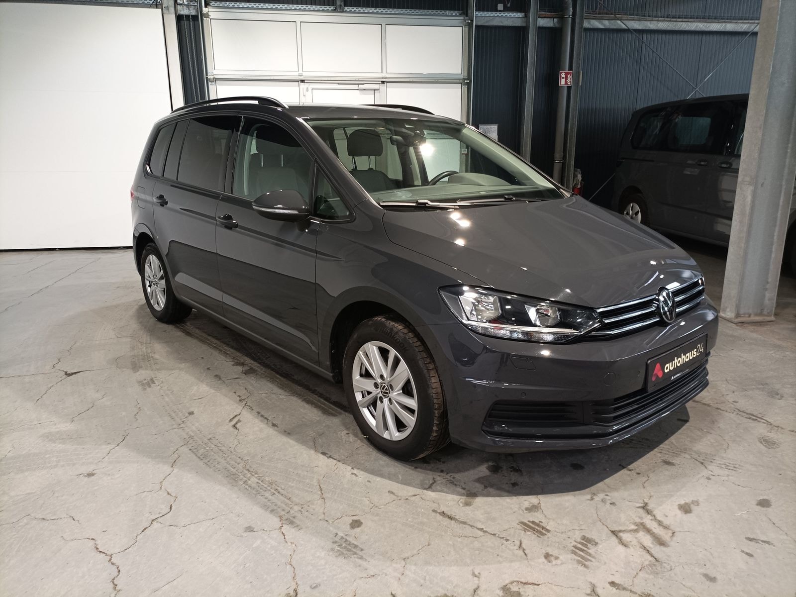 Volkswagen Touran Kleinbus / Van VOLKSWAGEN Touran 2.0 TDI SCR DSG Comfortline Kompaktvan #1
