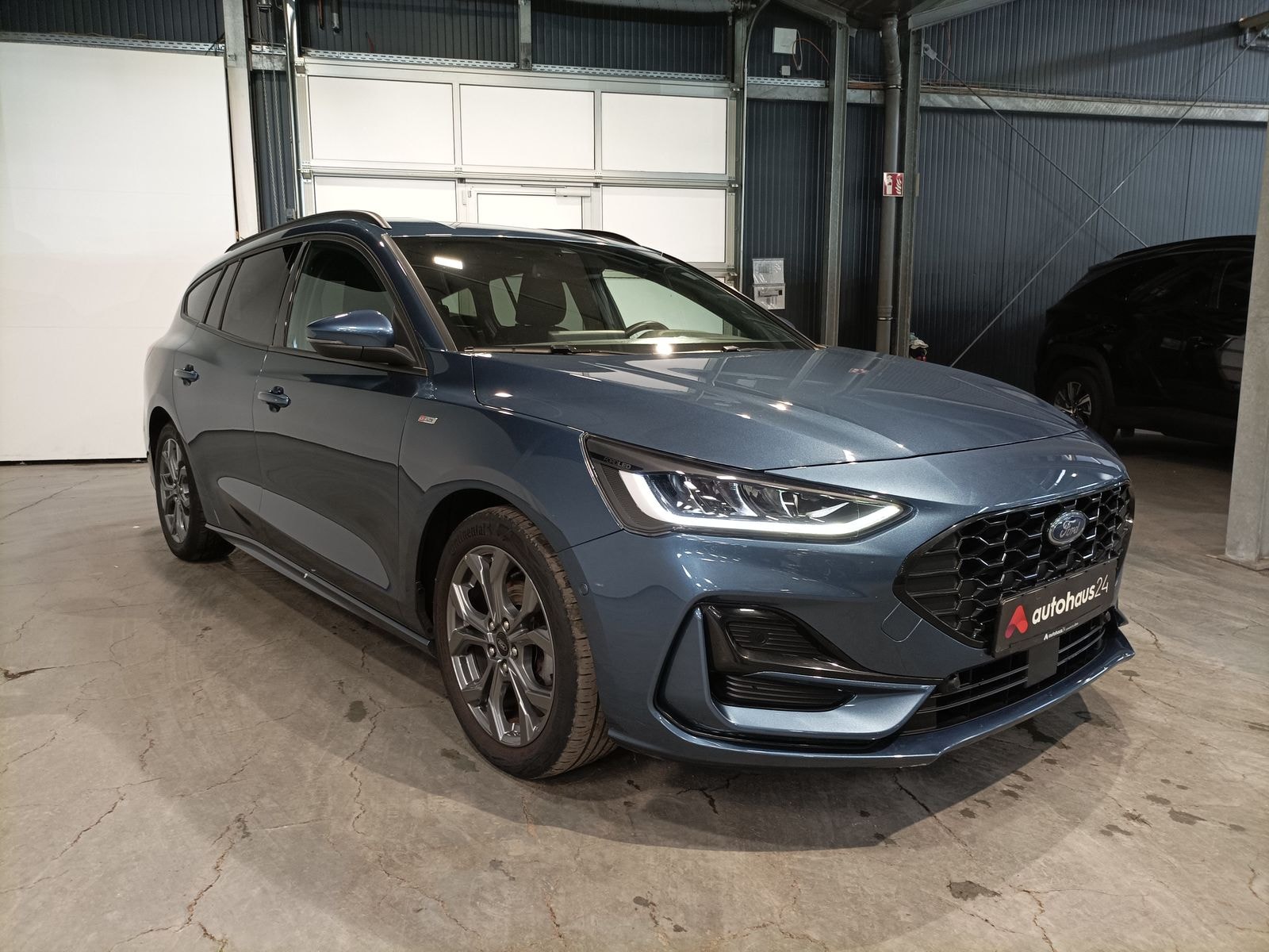 Ford Focus Kombi FORD Focus 1,0 EcoBoost Hybr 92kW ST-Line X Tur. AT Kombi #1