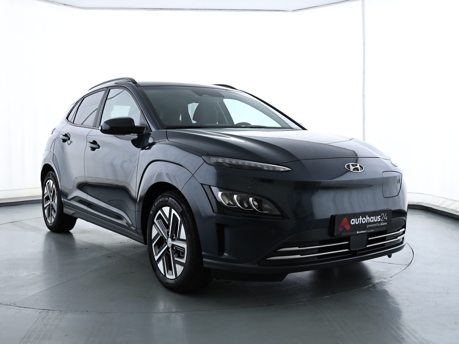Hyundai Kona SUV / Crossover / Geländewagen HYUNDAI Kona ELEKTRO 100kW Sports Utility Vehicle #1