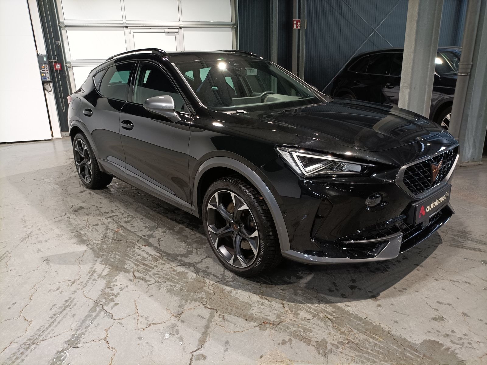 CUPRA Formentor SUV / Crossover / Geländewagen CUPRA Formentor 2.0 TSI 180kW VZ DSG Sports Utility Vehicle #1