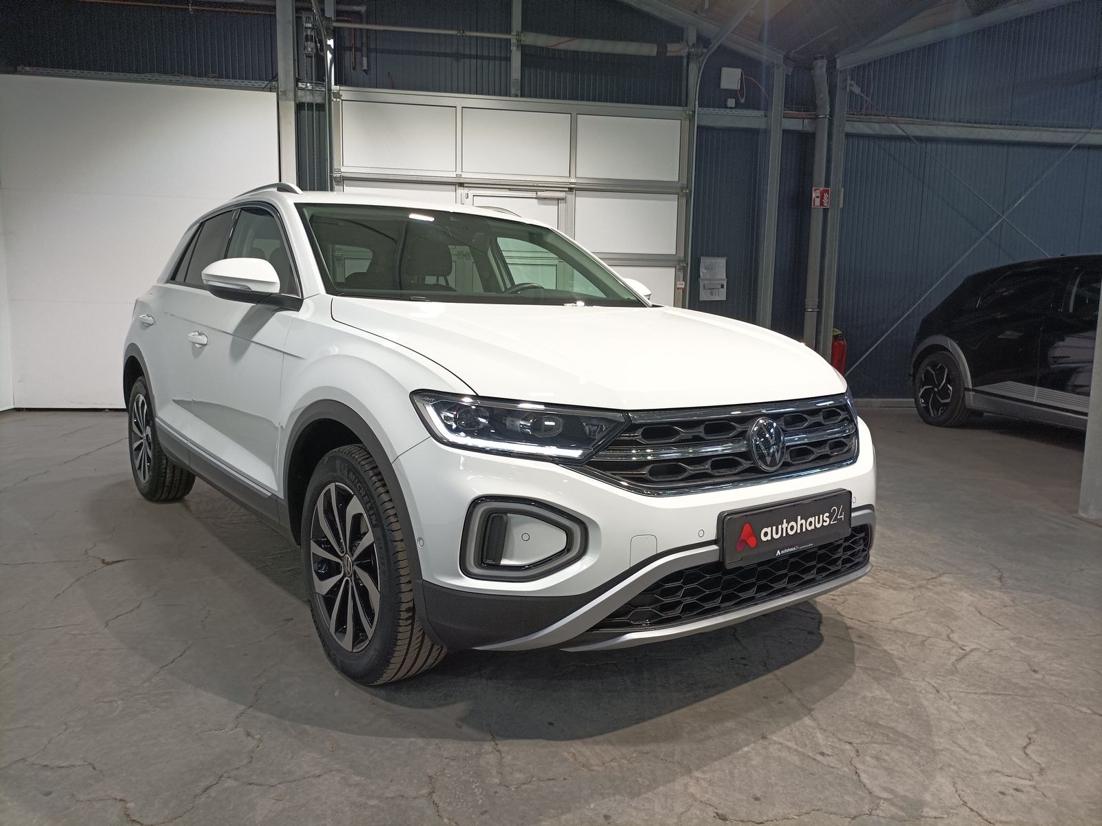 Volkswagen T-Roc SUV / Crossover / Geländewagen VOLKSWAGEN T-Roc 1.0 TSI OPF Style Sports Utility Vehicle #1
