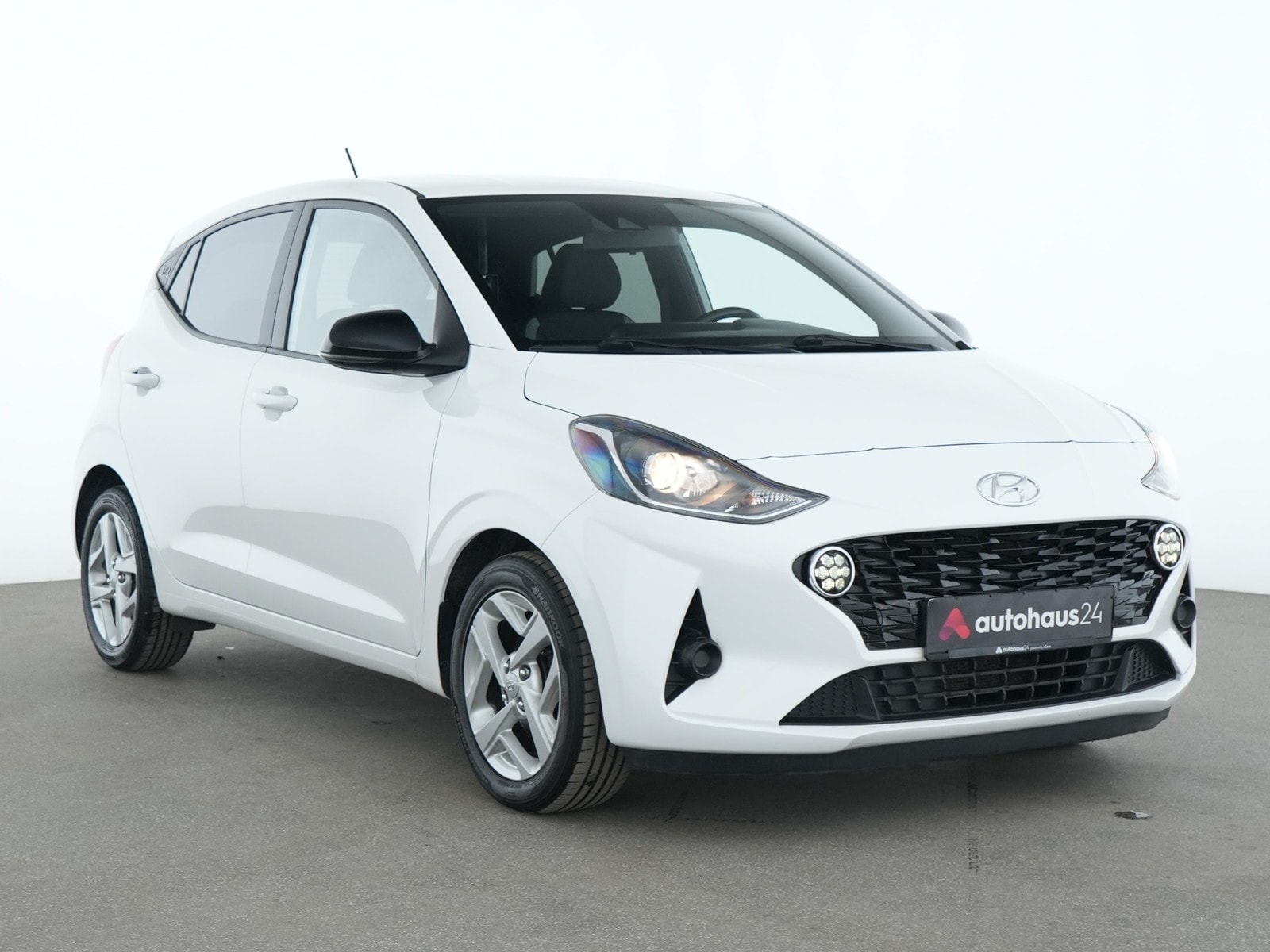 Hyundai i10 Limousine HYUNDAI i10 1.0 Connect & Go Schräghecklimousine #1