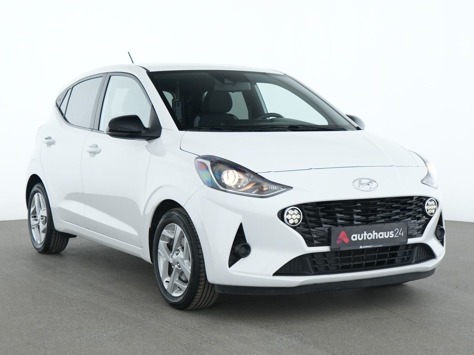 Hyundai i10 Limousine HYUNDAI i10 1.0 Connect & Go Schräghecklimousine #1