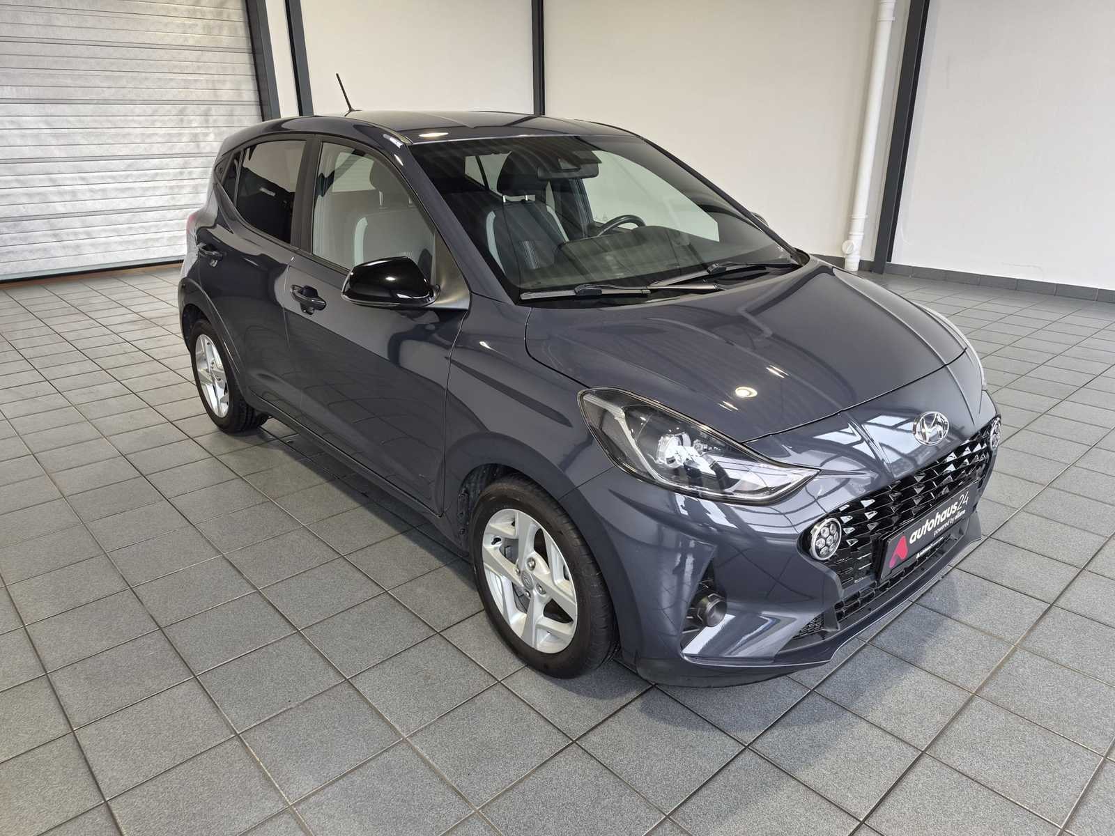 Hyundai i10 Schräghecklimousine HYUNDAI i10 1.0 Connect & Go Schräghecklimousine #1