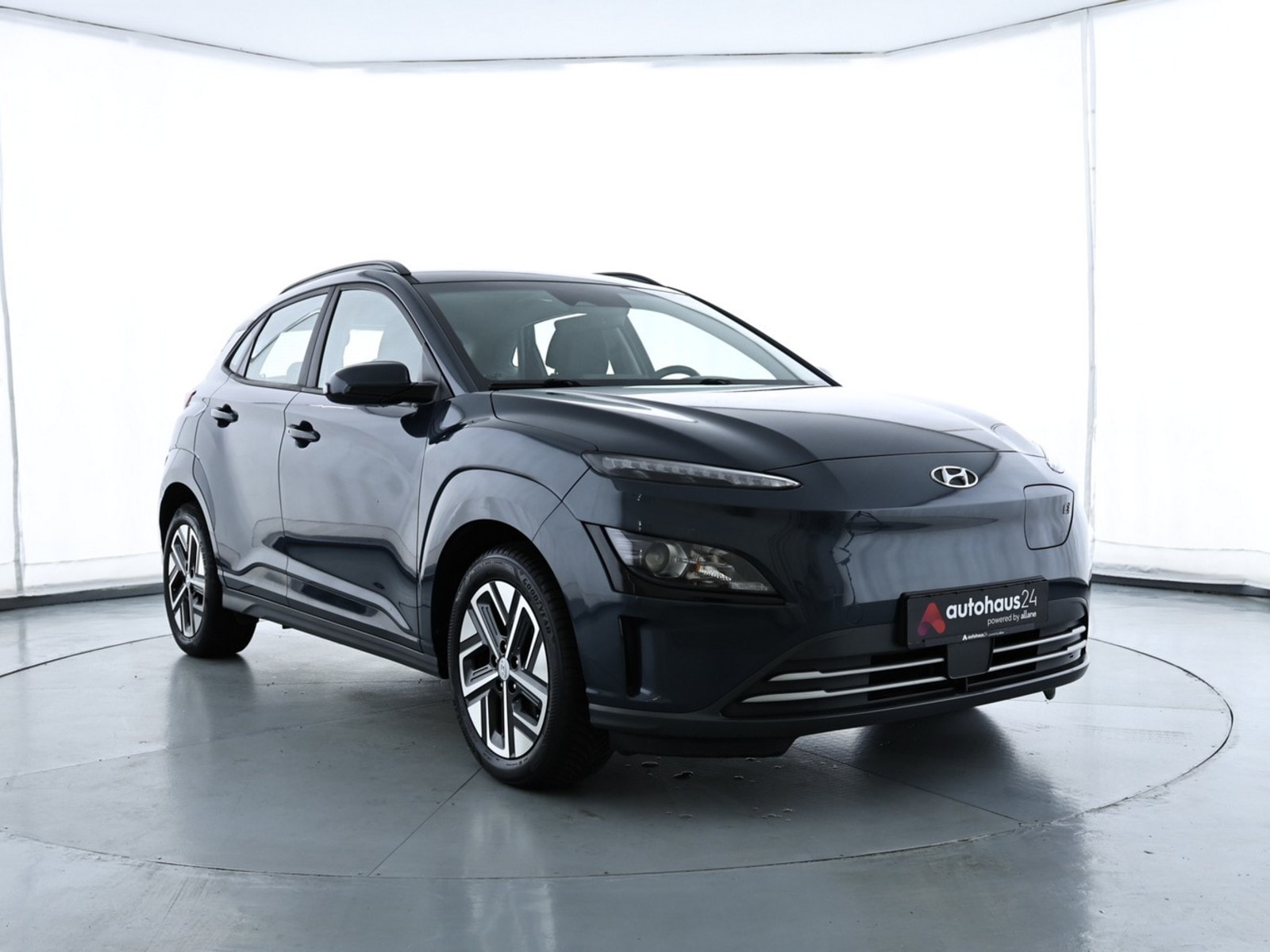 Hyundai Kona SUV / Crossover / Geländewagen HYUNDAI Kona ELEKTRO 100kW Sports Utility Vehicle #1