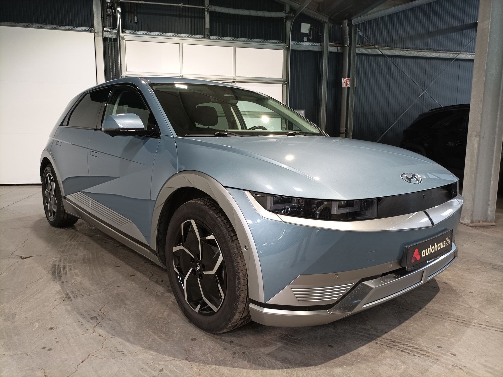 Hyundai IONIQ 5 Limousine HYUNDAI IONIQ 5 77,4 kWh Allradantrieb Sports Utility Vehicle #1