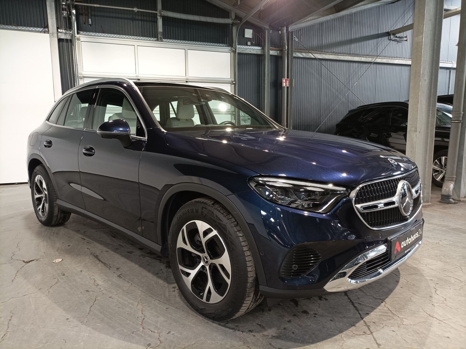Mercedes-Benz GLC-Klasse SUV / Crossover / Geländewagen MERCEDES GLC GLC 200 4MATIC Autom. Sports Utility Vehicle #1