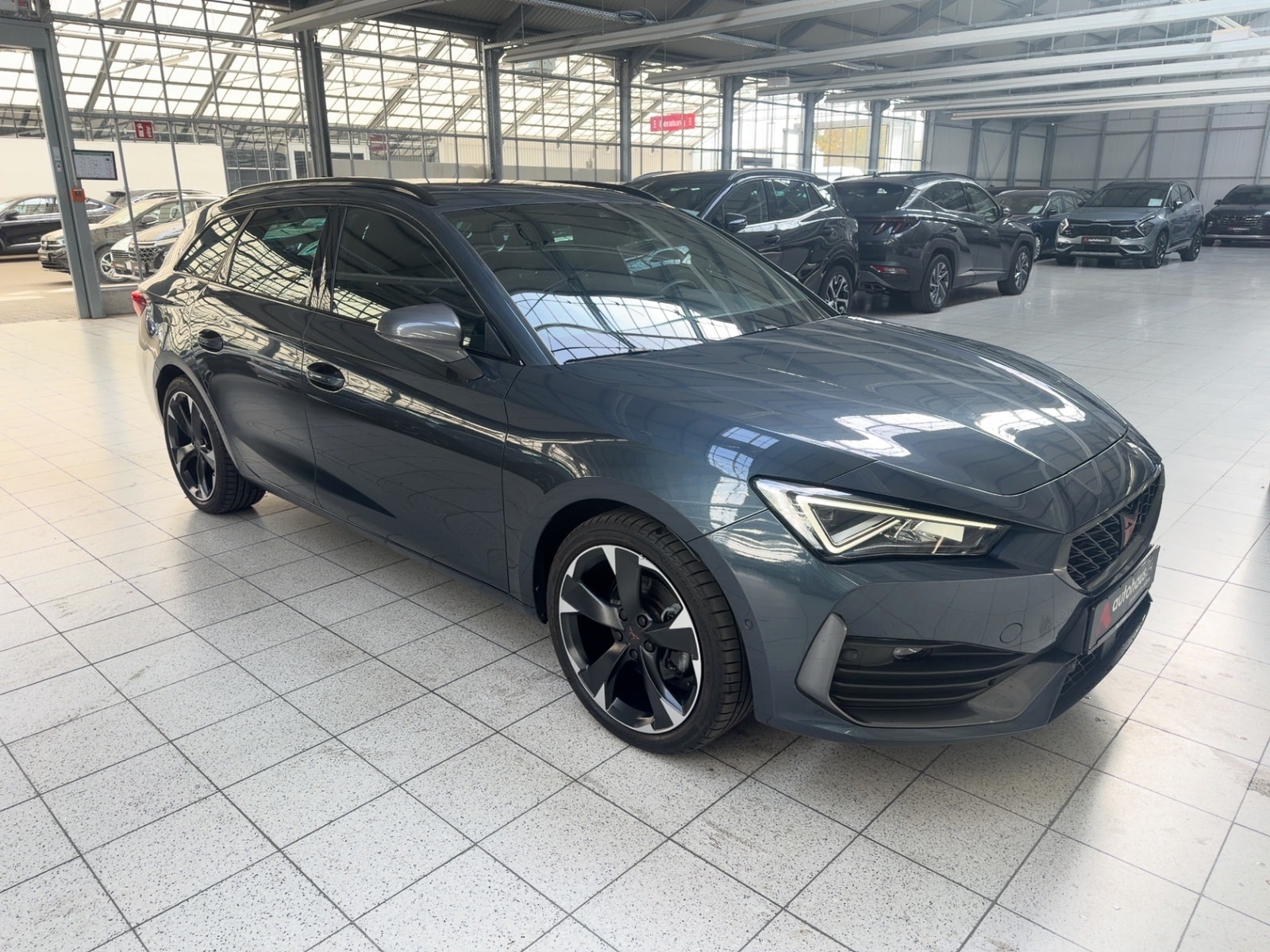 SEAT Leon Kombi CUPRA Leon 1.5 eTSI 110kW DSG Sportstourer Kombi #1