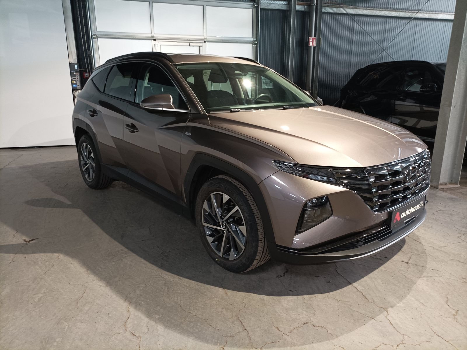 Hyundai Tucson SUV / Crossover / Geländewagen HYUNDAI Tucson 1.6 T-GDI 48V Trend Sports Utility Vehicle #1