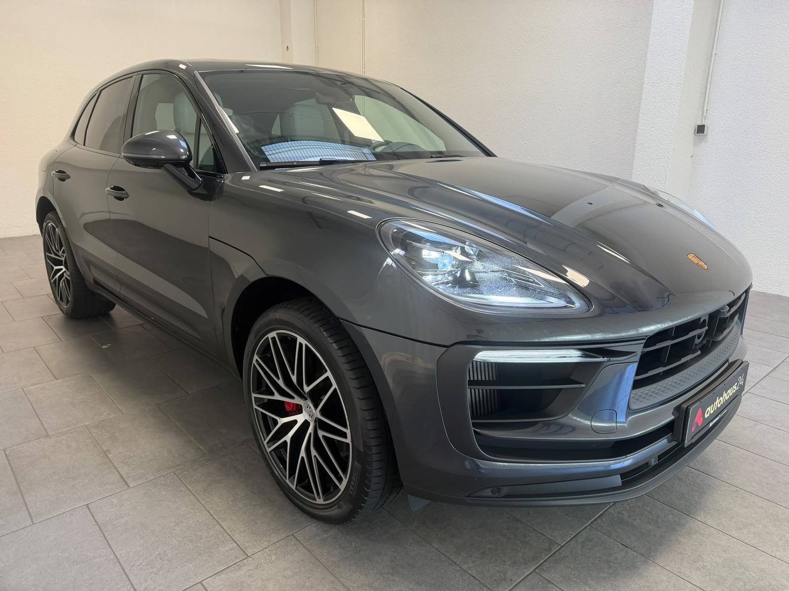 Porsche Macan SUV / Crossover / Geländewagen PORSCHE Macan S Sports Utility Vehicle #1